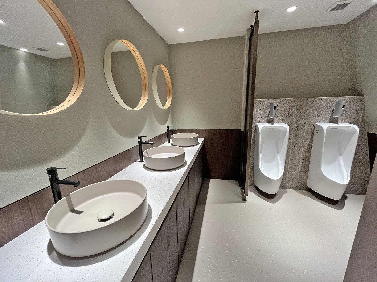 男性用トイレ全体の様子