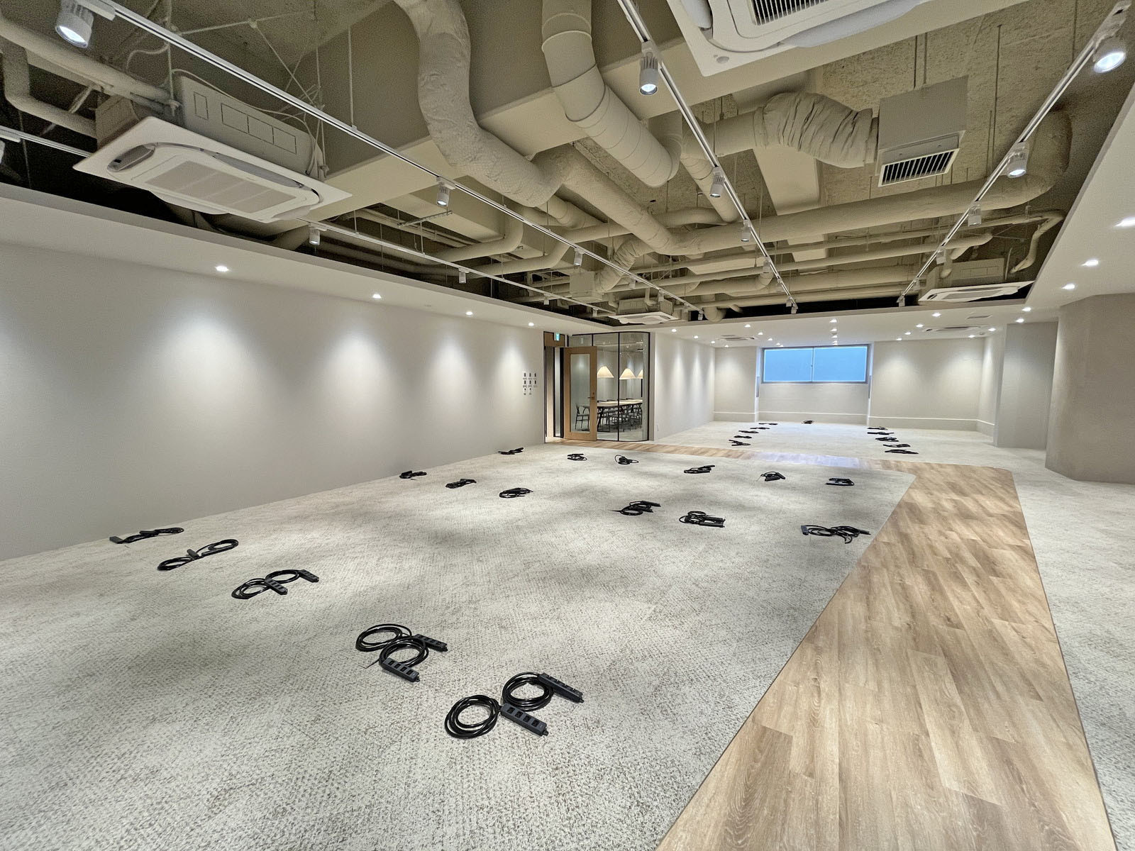 オフィス室内参考画像(5階・約101坪)