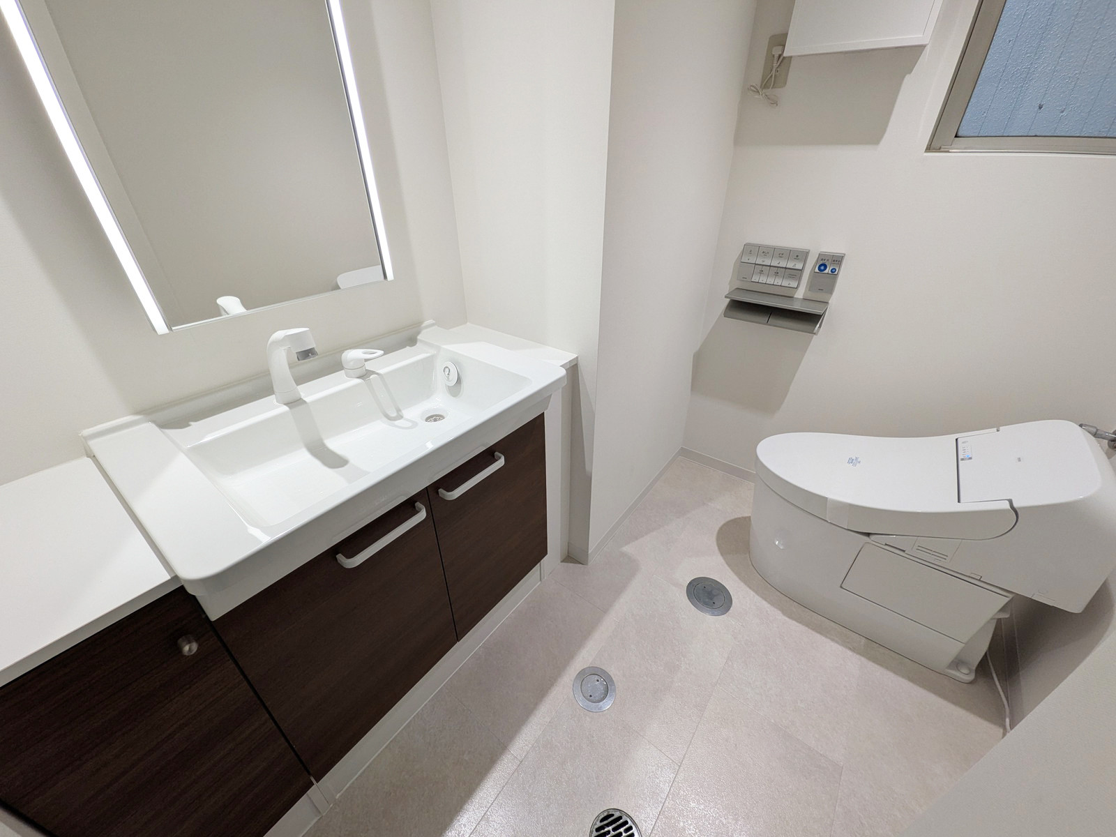 女性用トイレ全体の様子(個室1室)