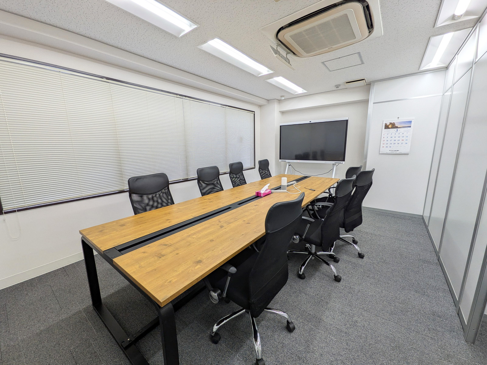 会議室(8名用)