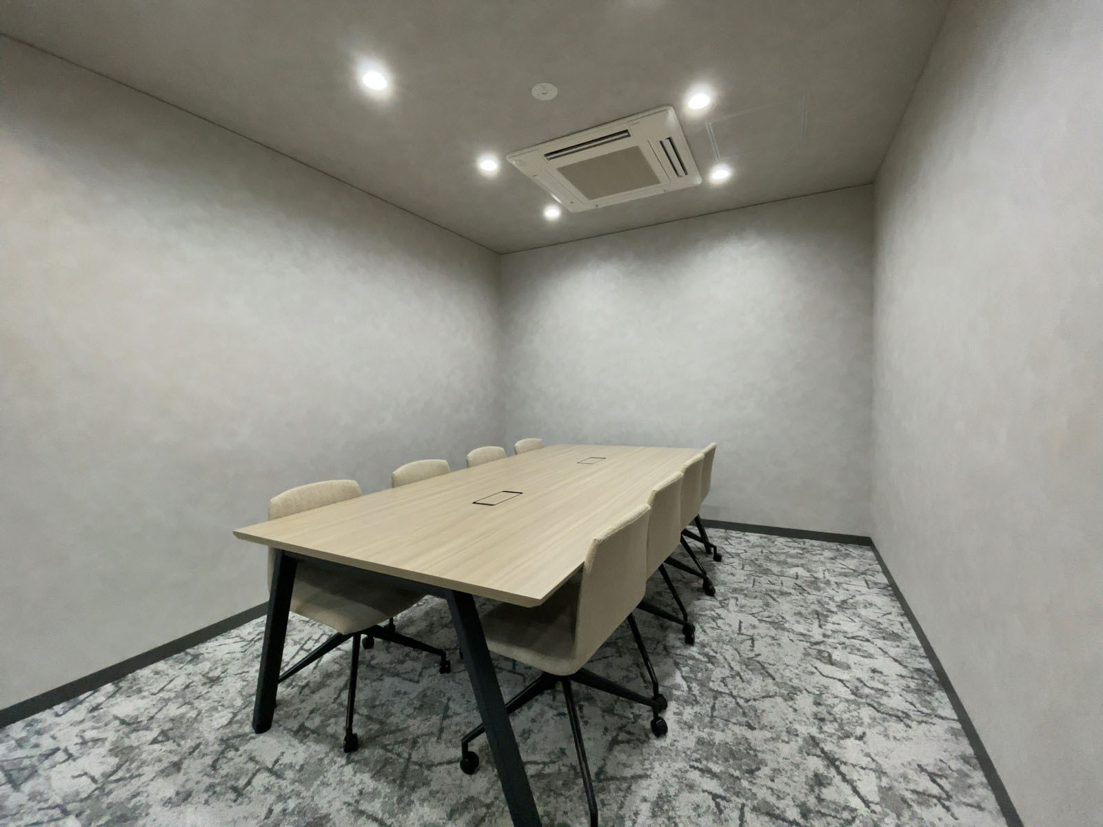 会議室(8名用)