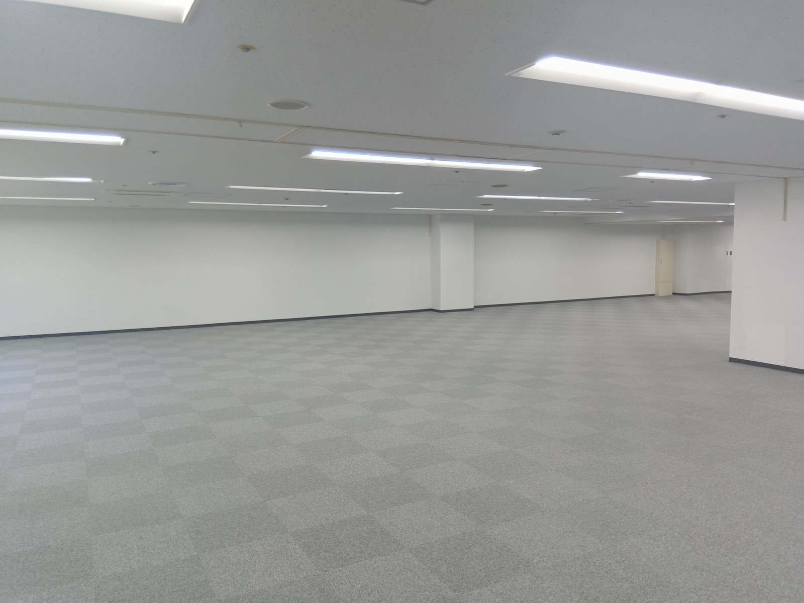 室内端の様子