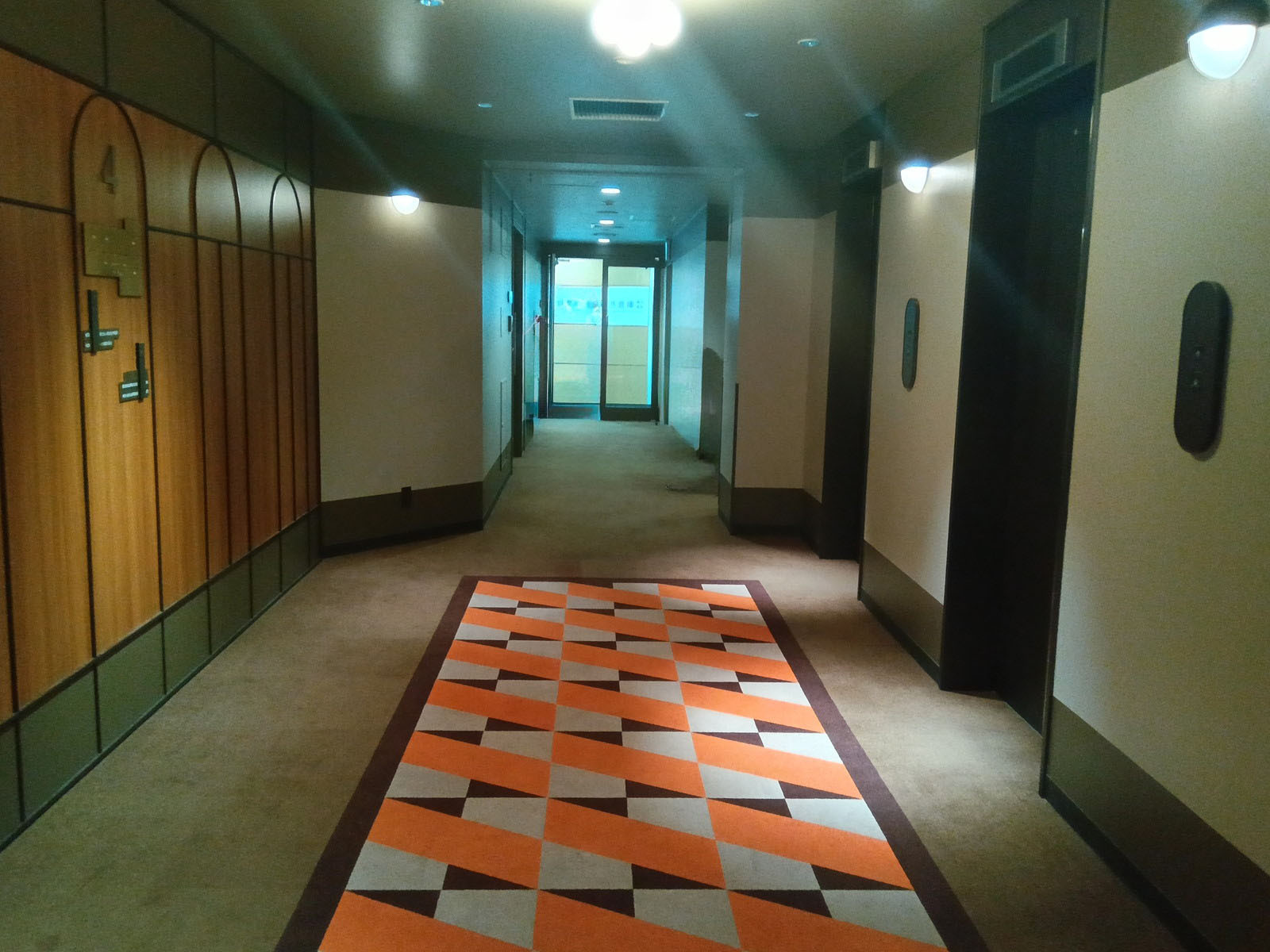 エレベーターホール