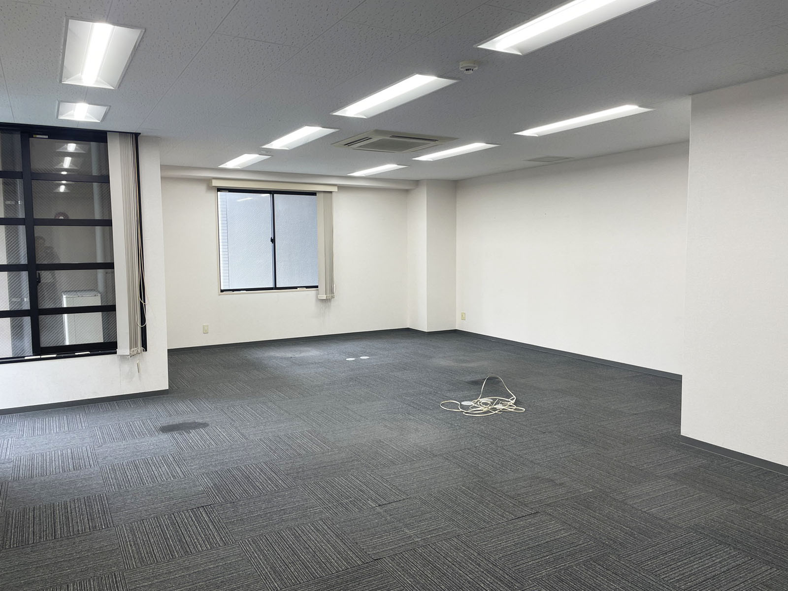 オフィス室内参考画像