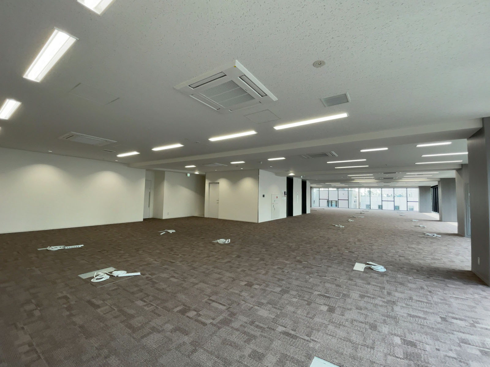 オフィス室内参考画像(7階・約118坪)