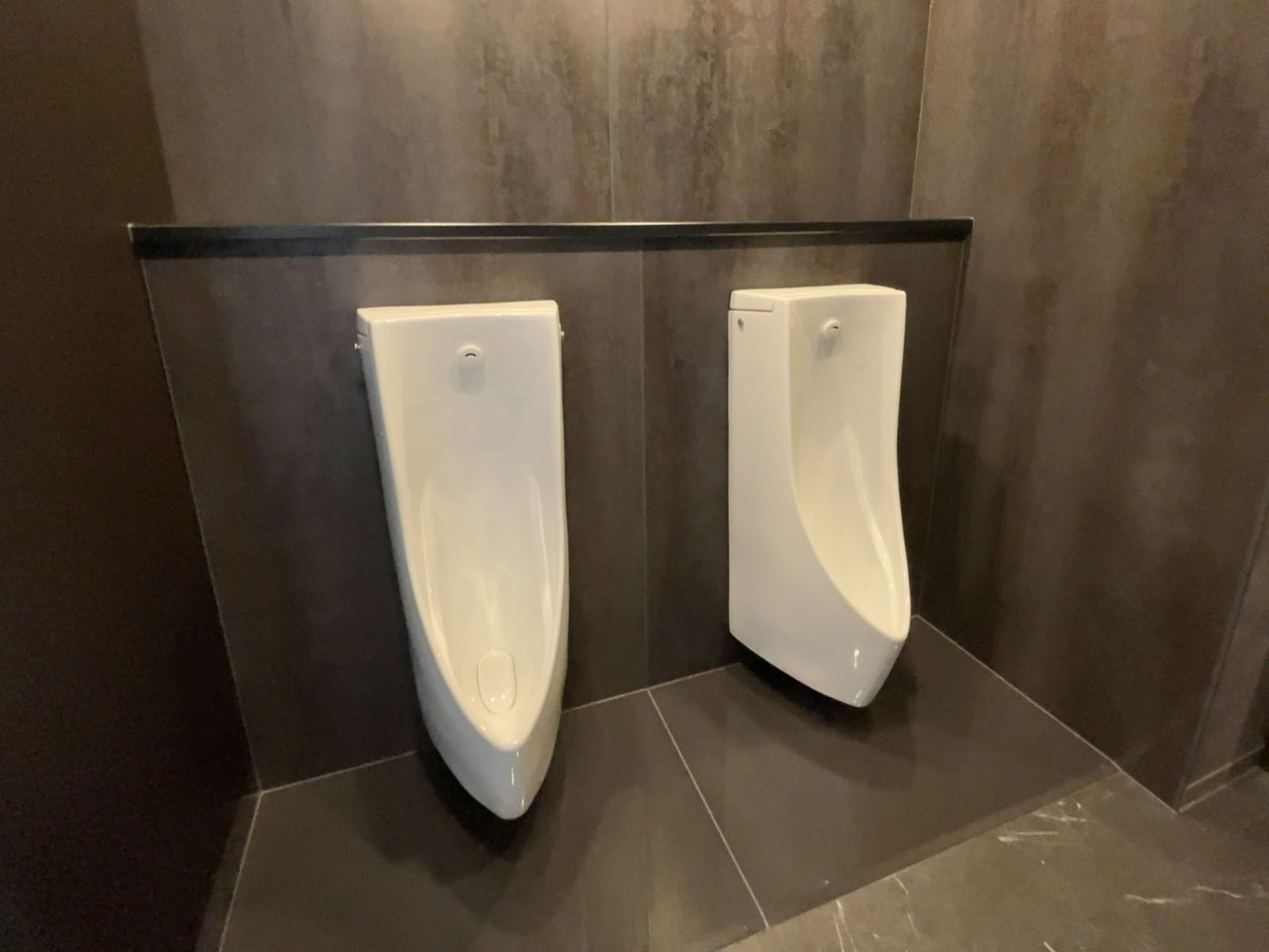 男性用トイレ