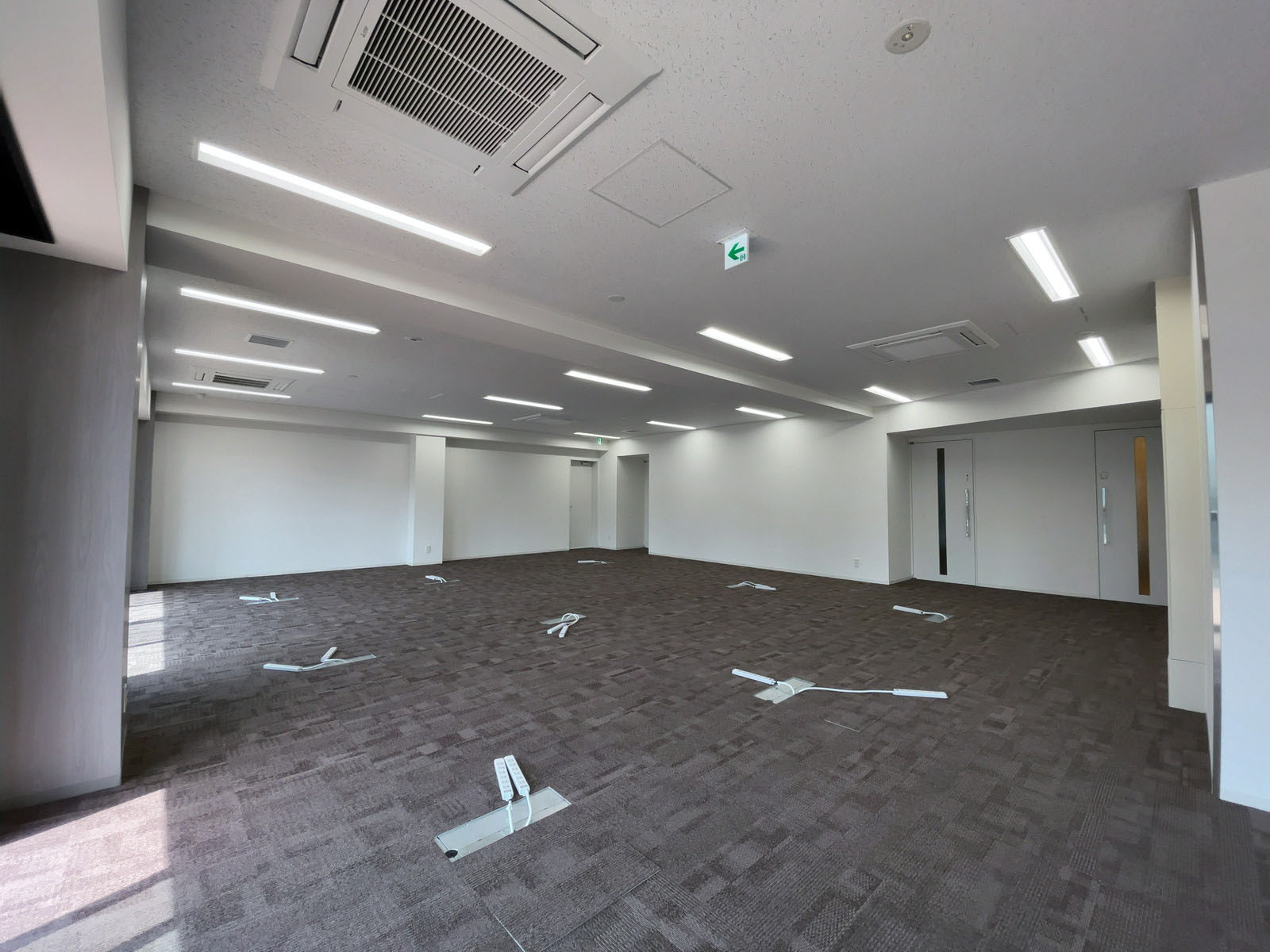 室内奥側の様子
