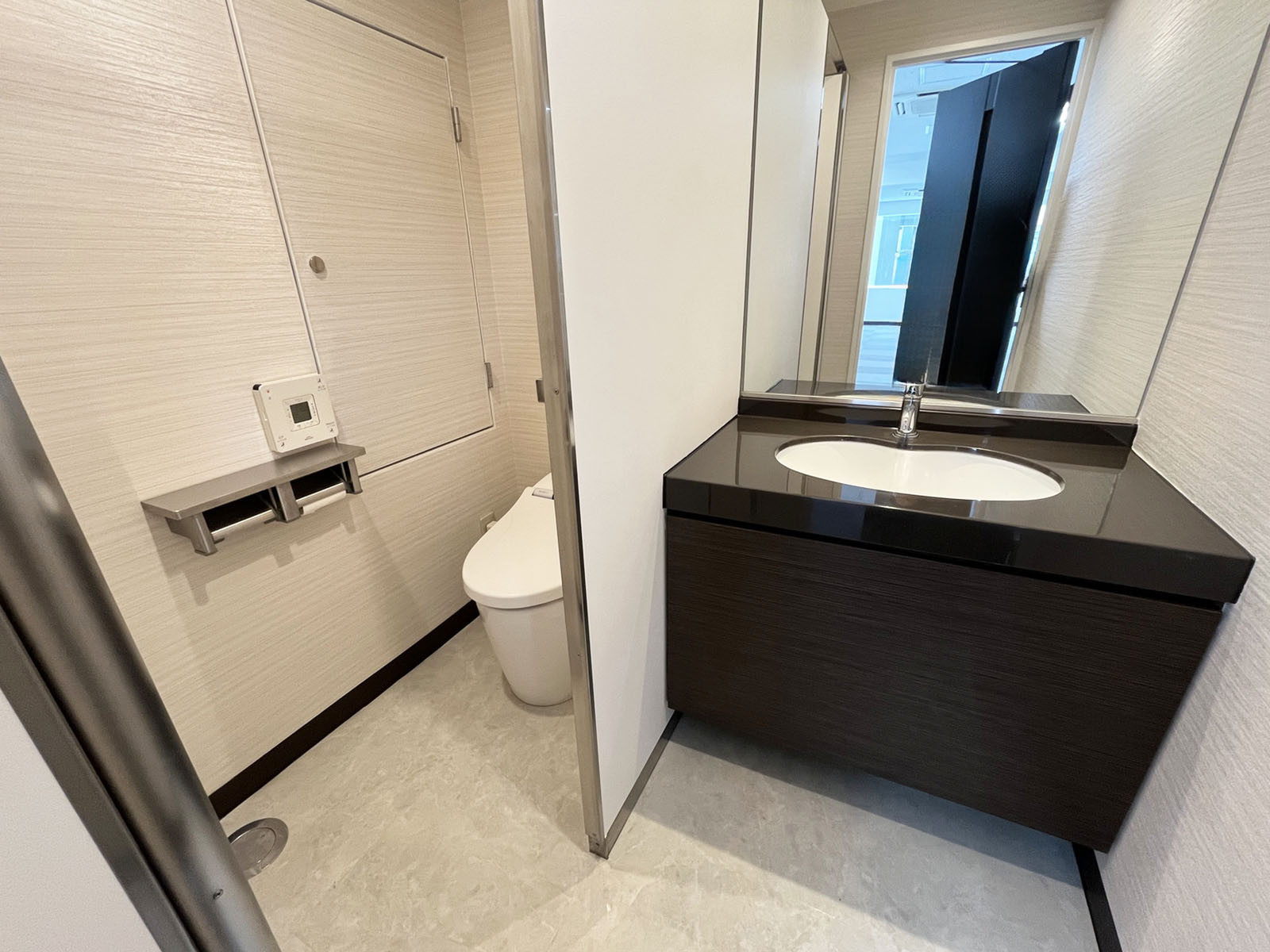 女性用トイレ全体の様子(個室1室)