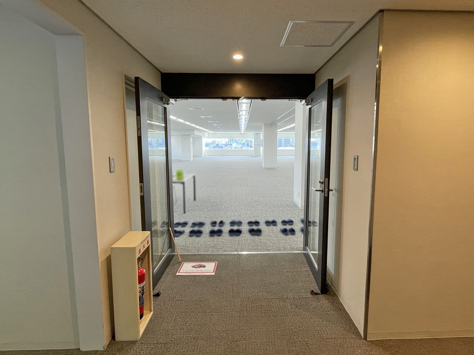 貸室出入口