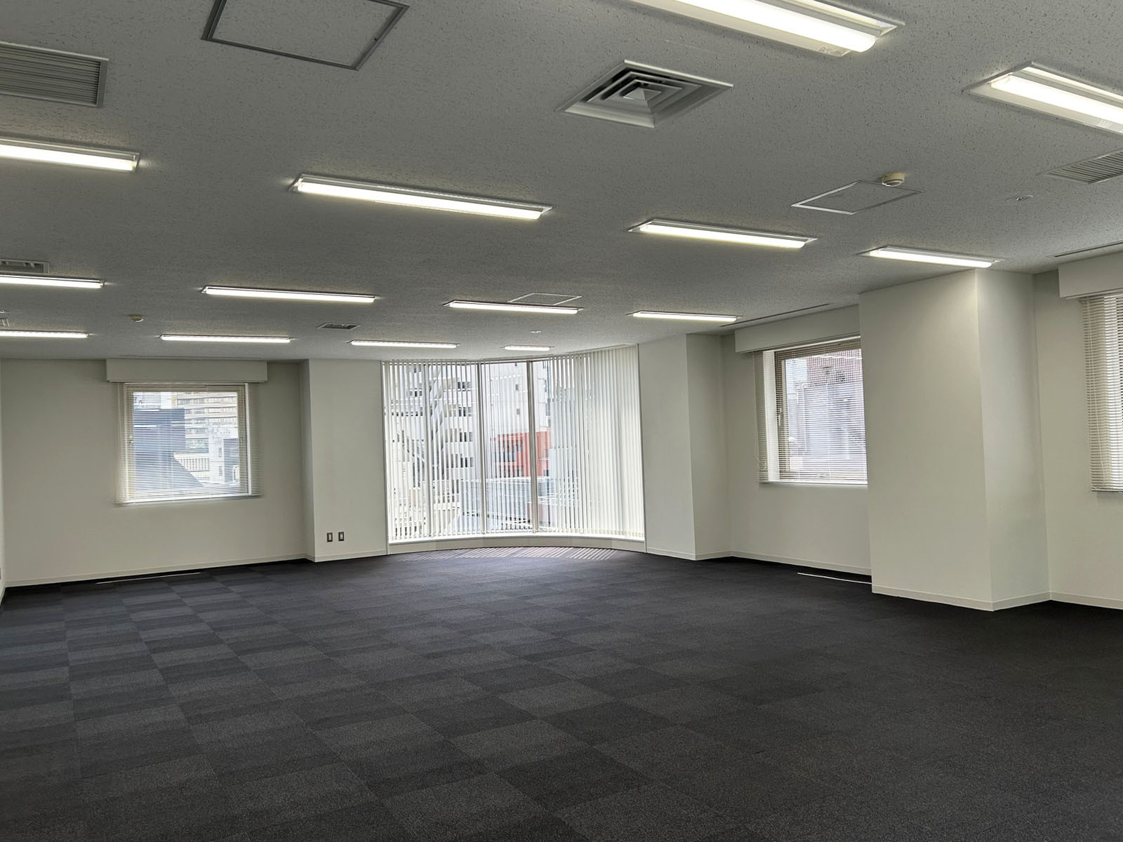 オフィス室内参考画像(9階・約64坪)