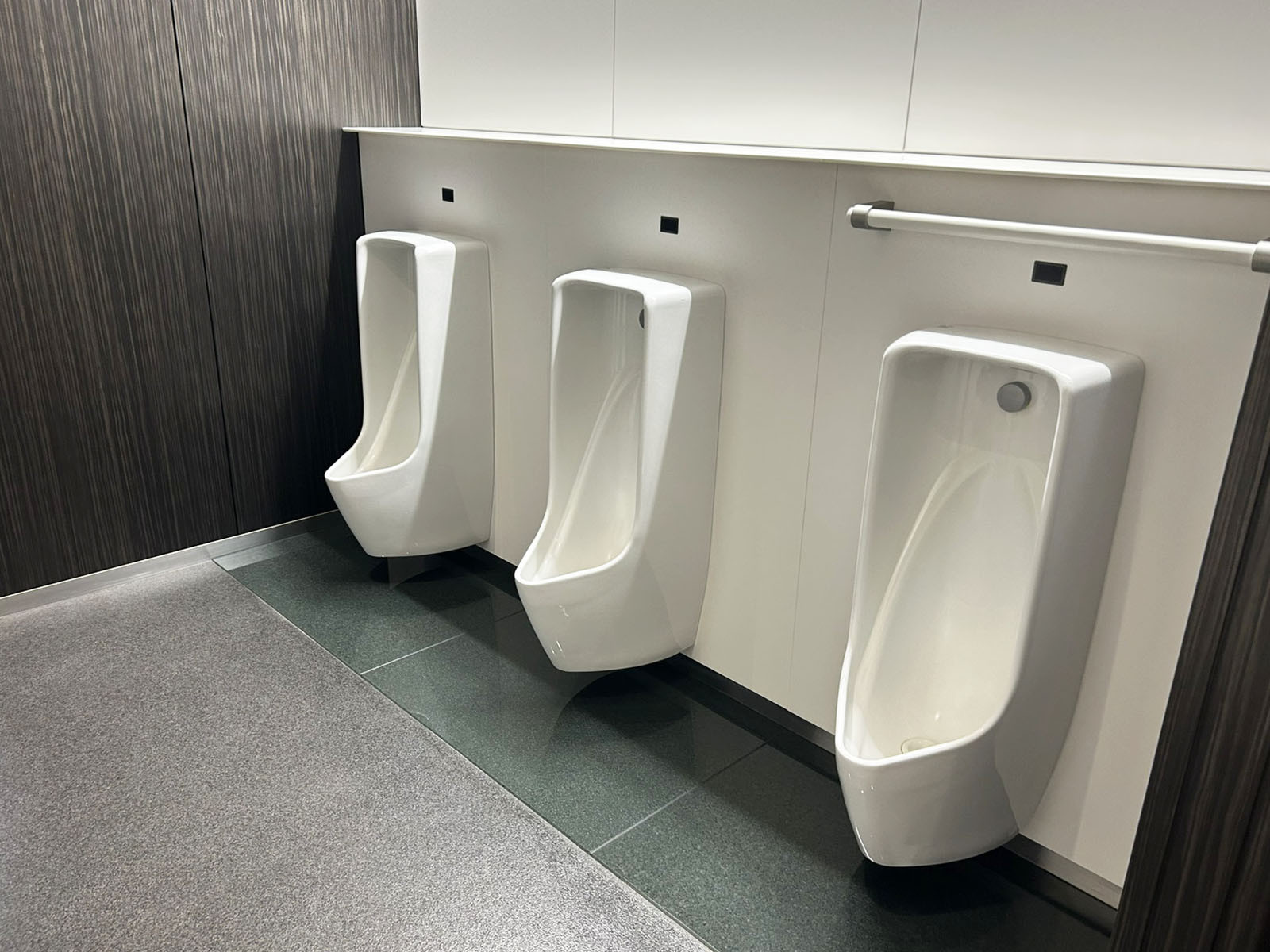 男性用トイレ