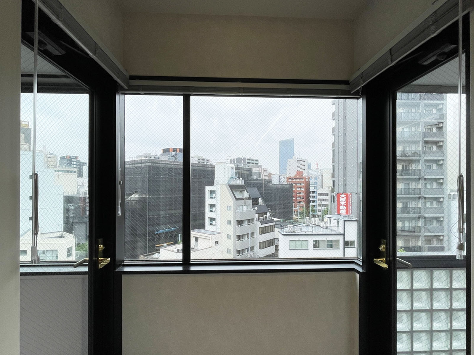 窓際の様子