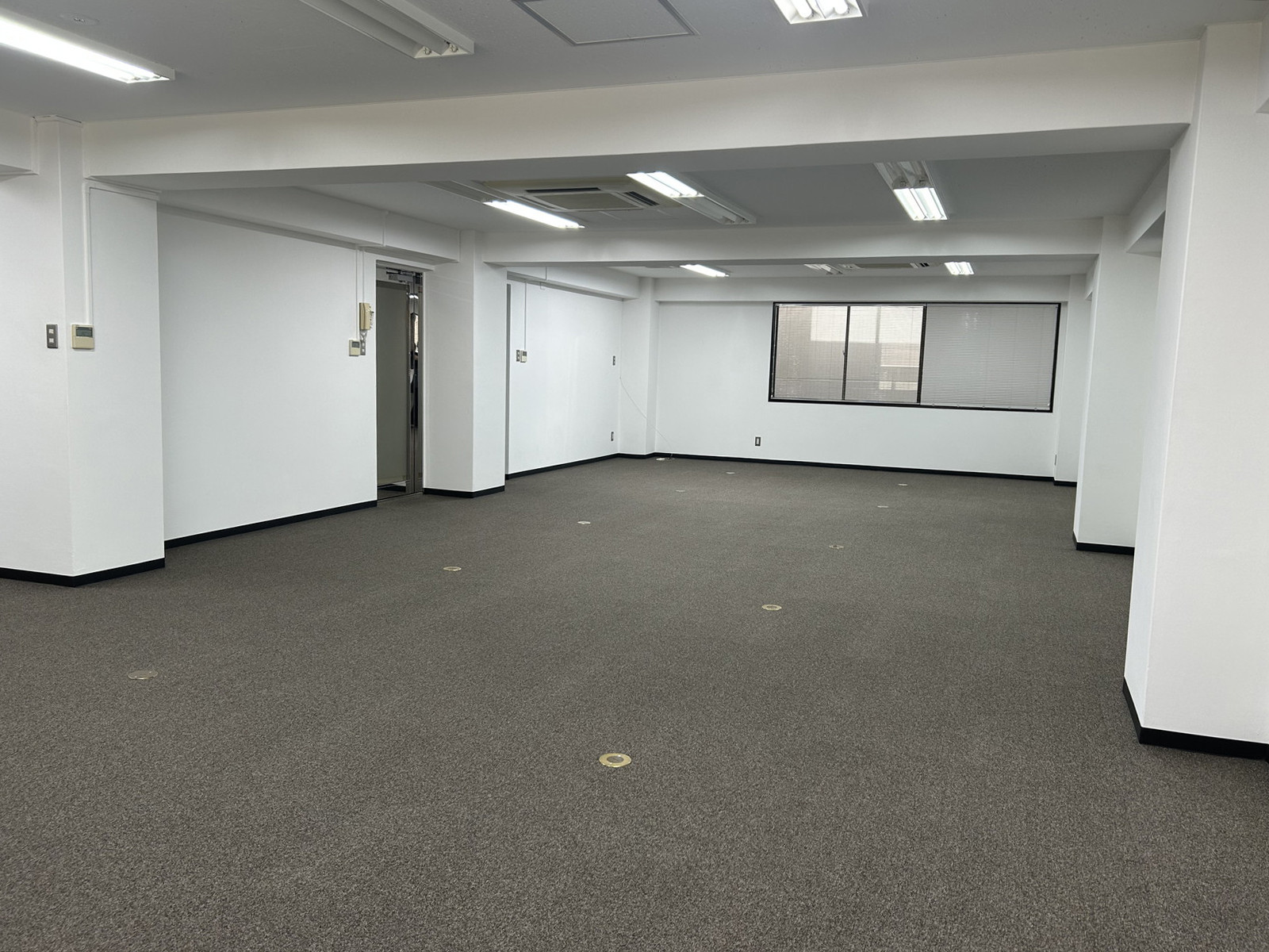 オフィス室内参考画像(4階・約32坪)