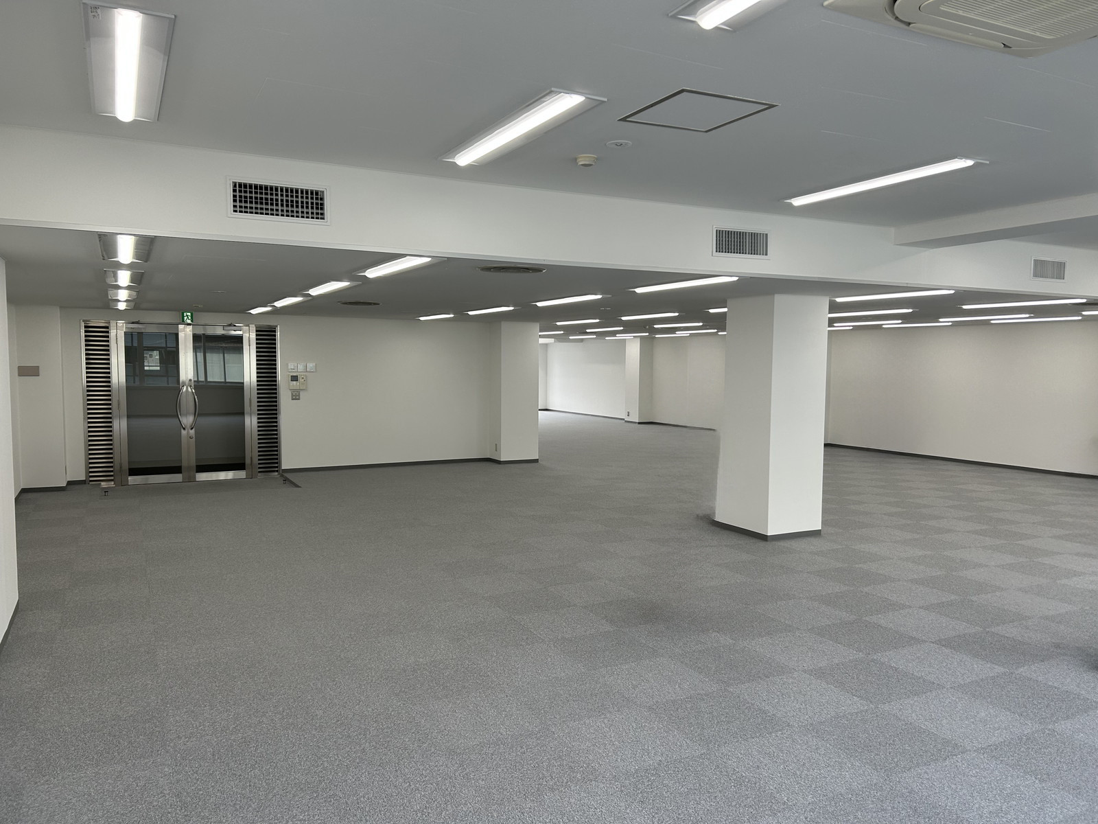オフィス室内参考画像