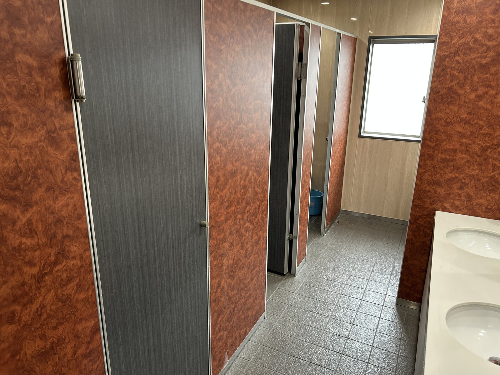 男性用トイレ全体の様子