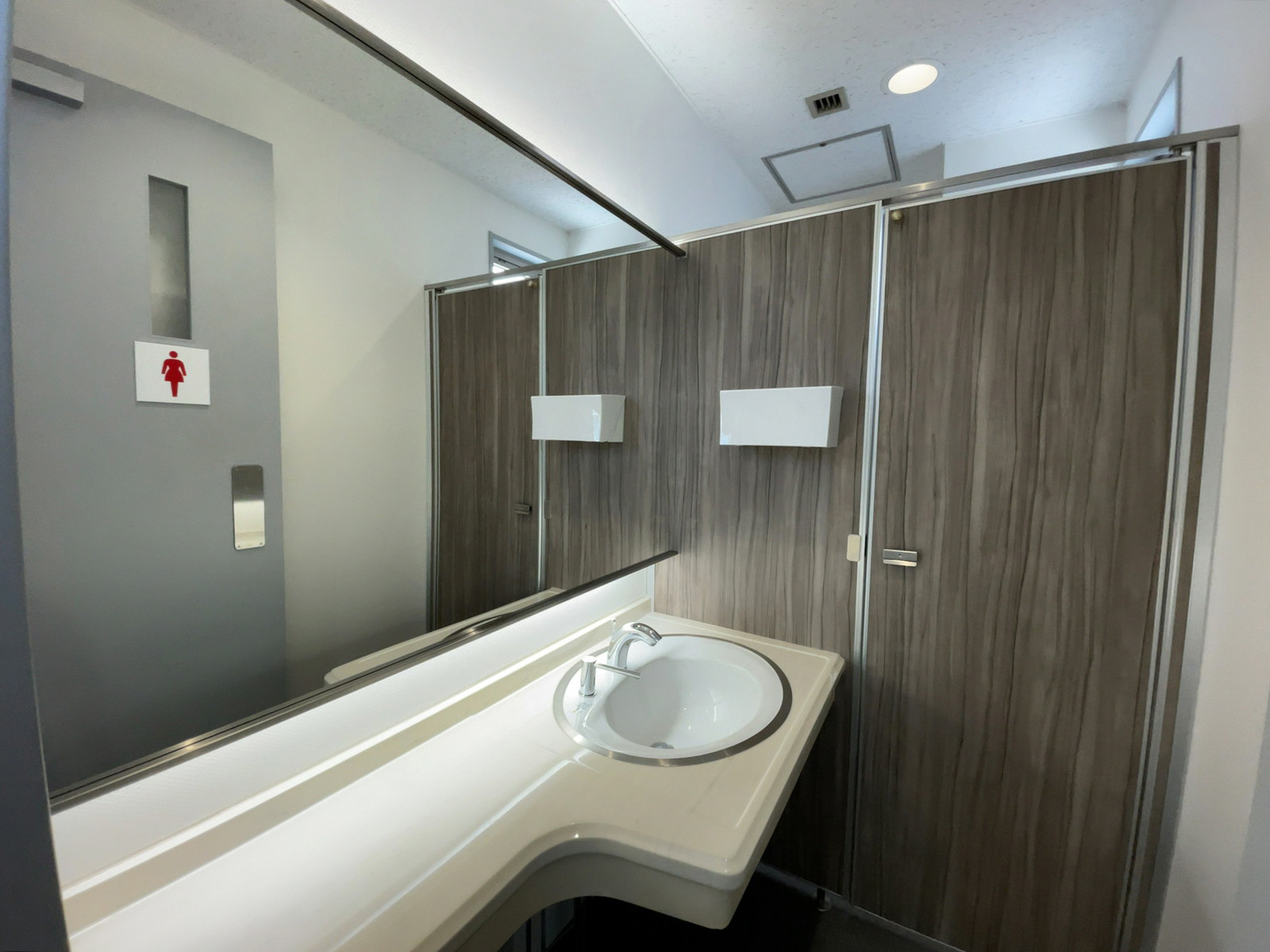 女性用トイレ全体の様子(個室1室)