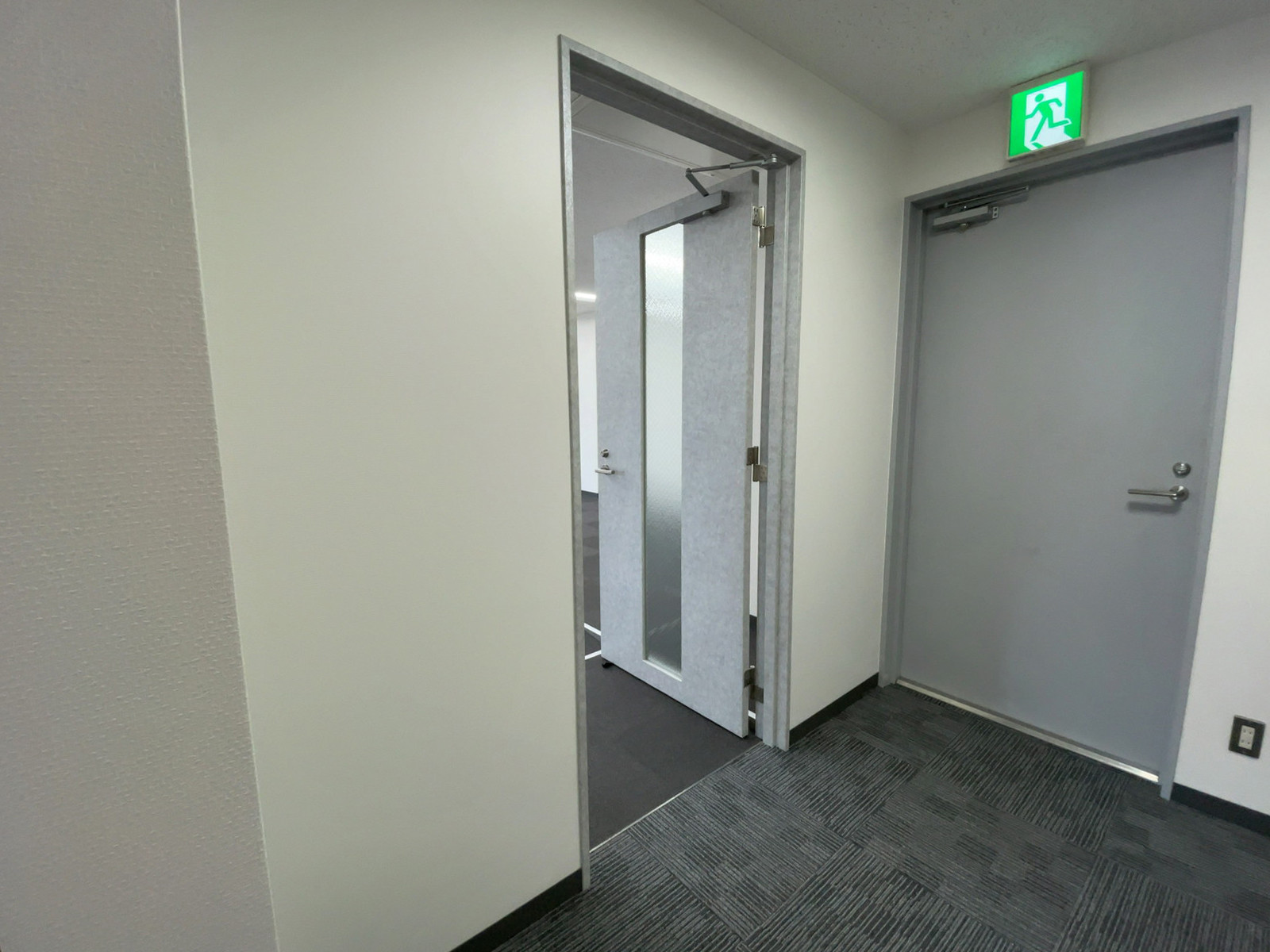 貸室出入り口