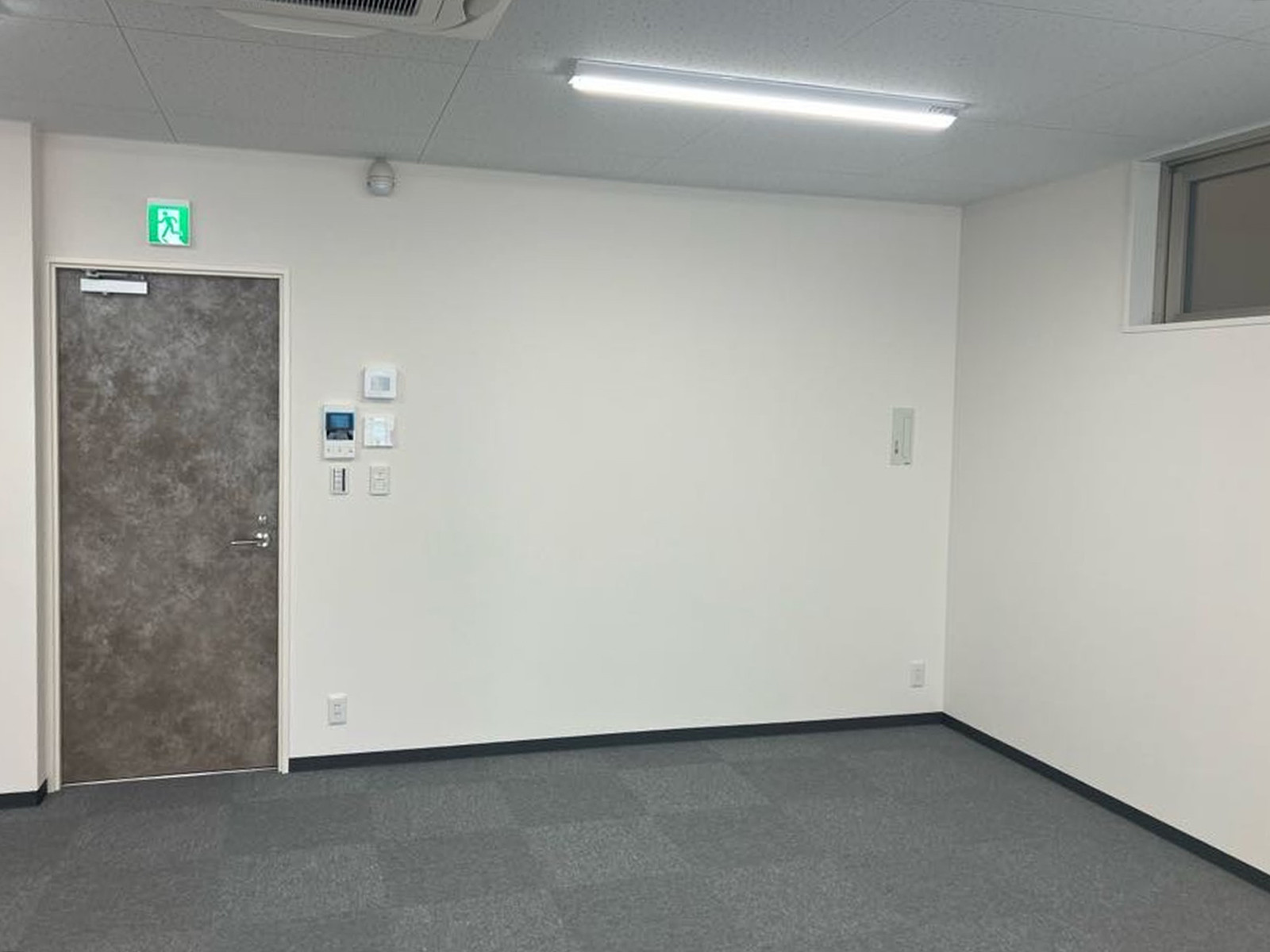 別角度の様子