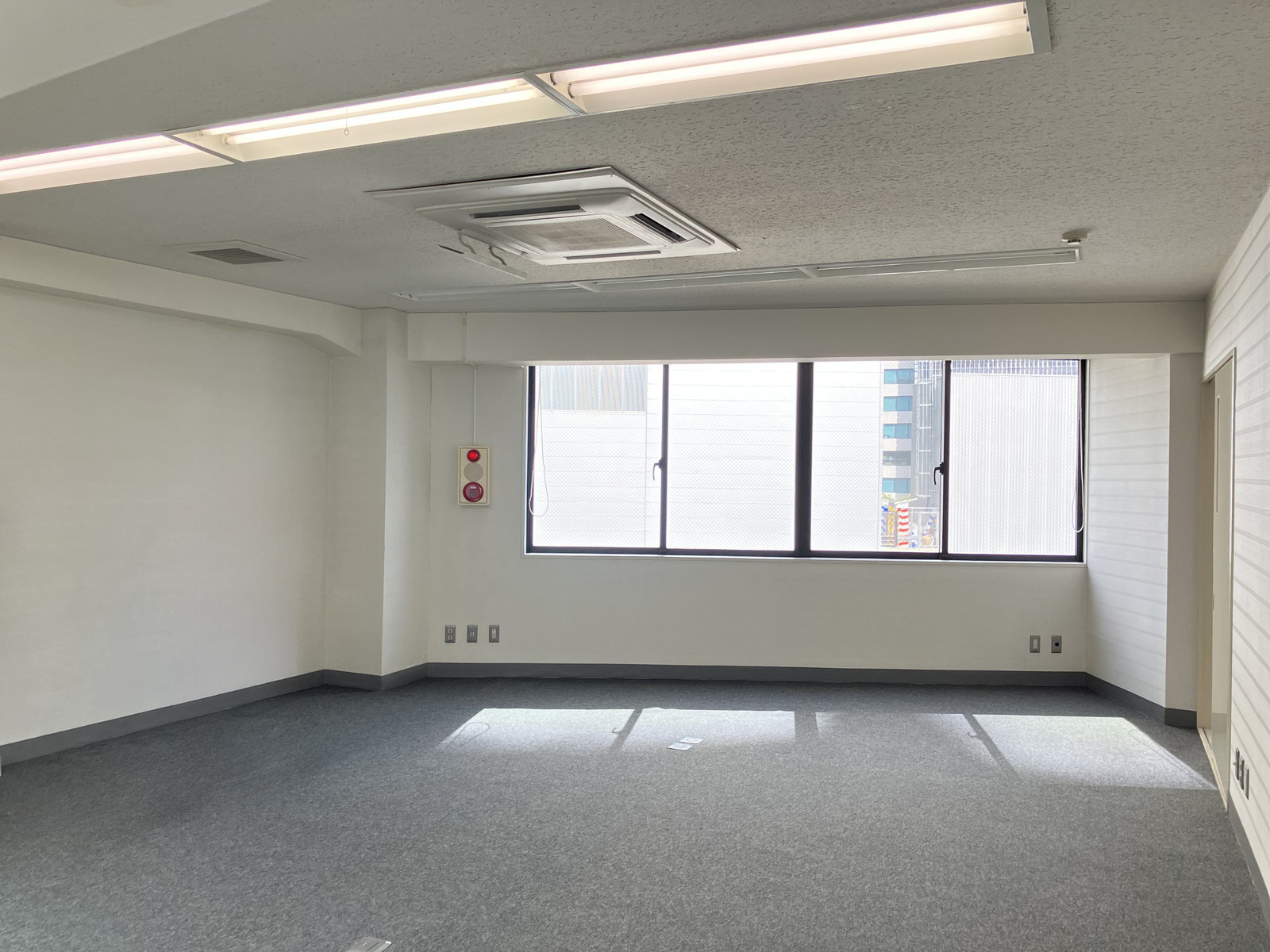 オフィス室内参考画像(7階・約15坪)