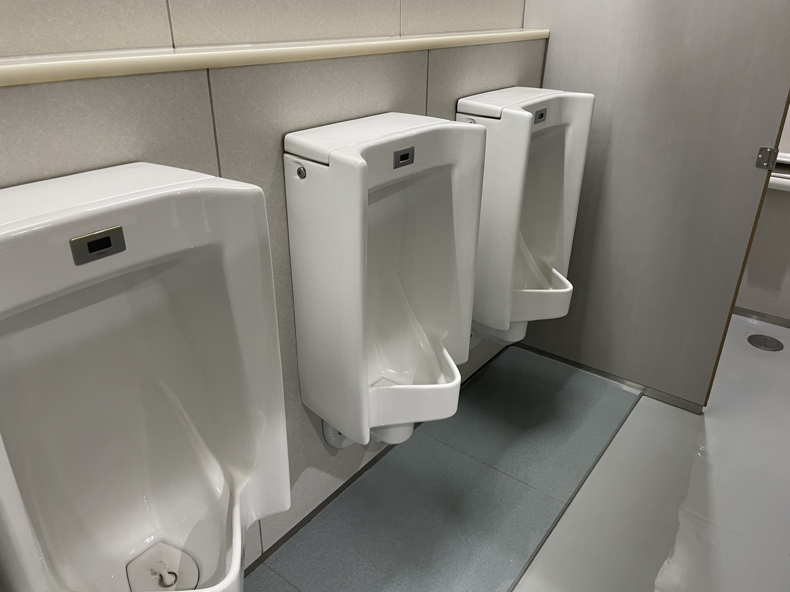 男性用トイレ