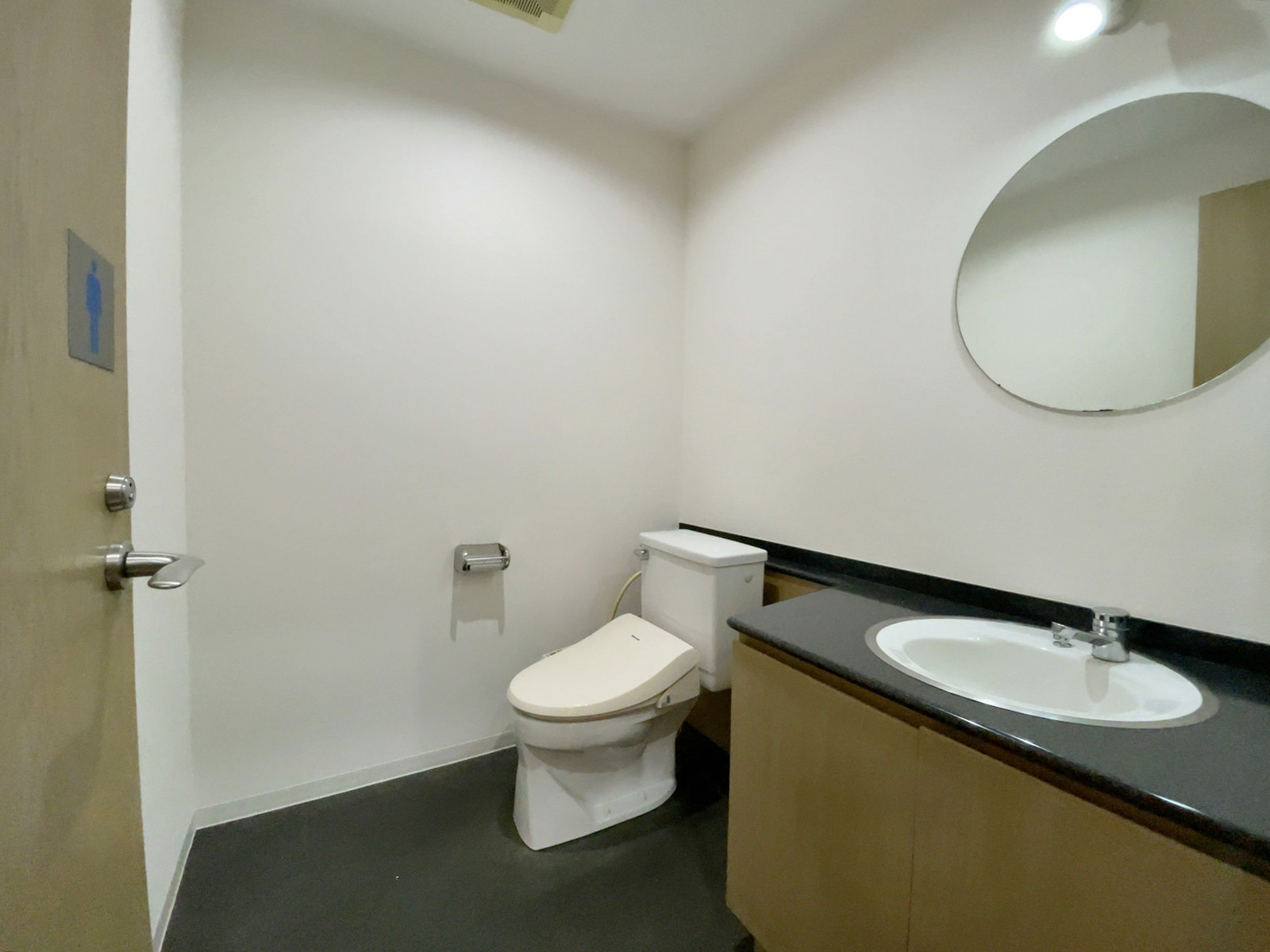 男性用トイレ全体の様子