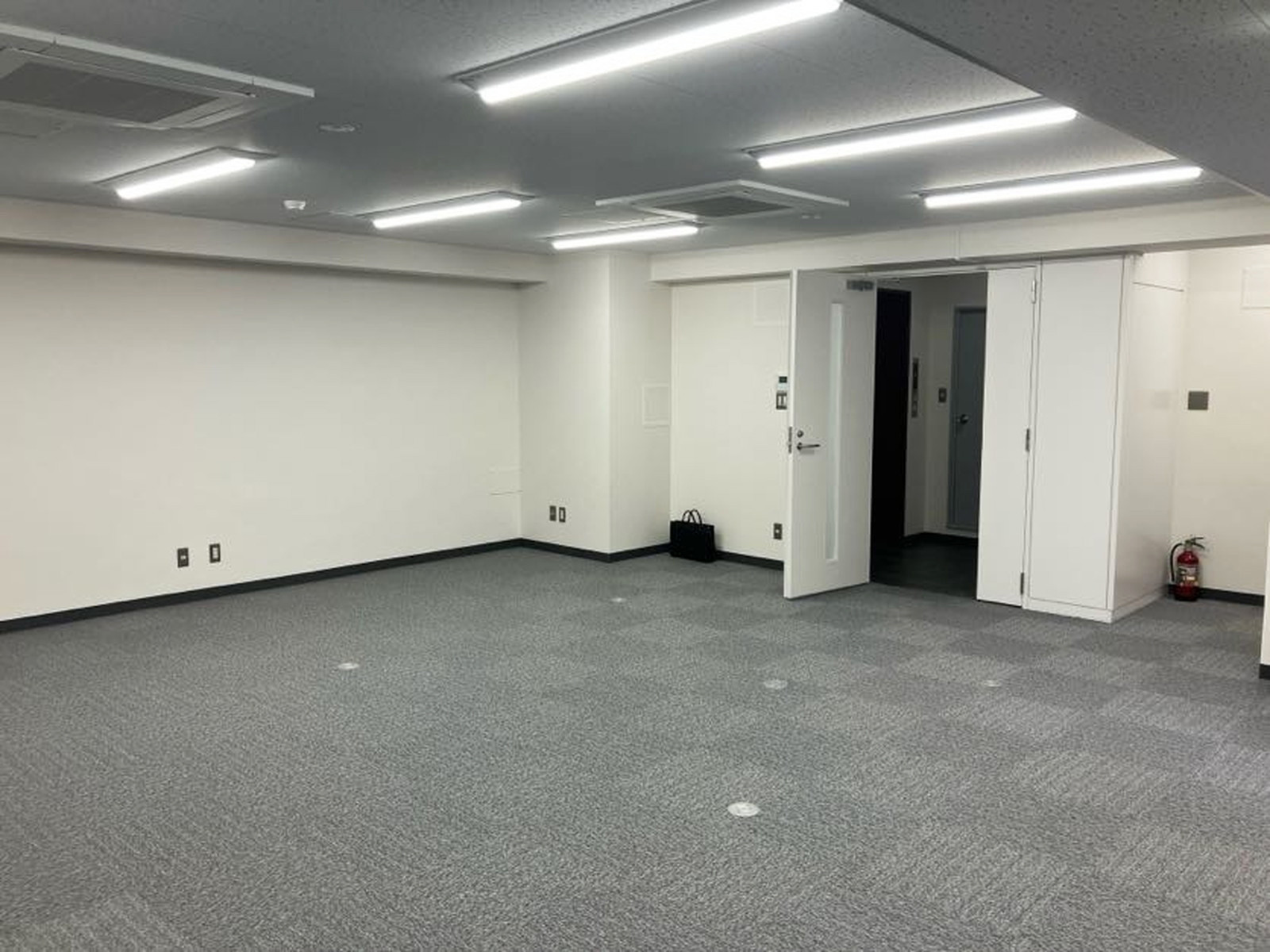 オフィス室内参考画像(2階・約22坪)