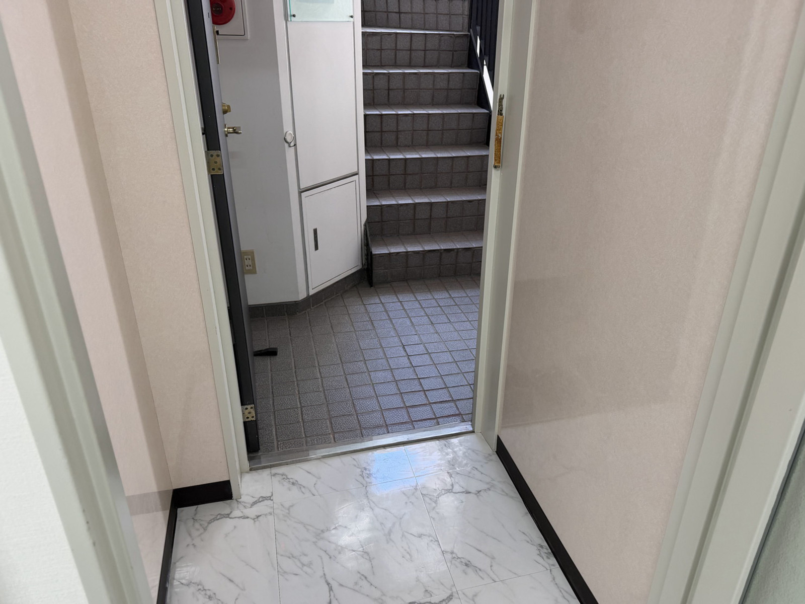 貸室出入口