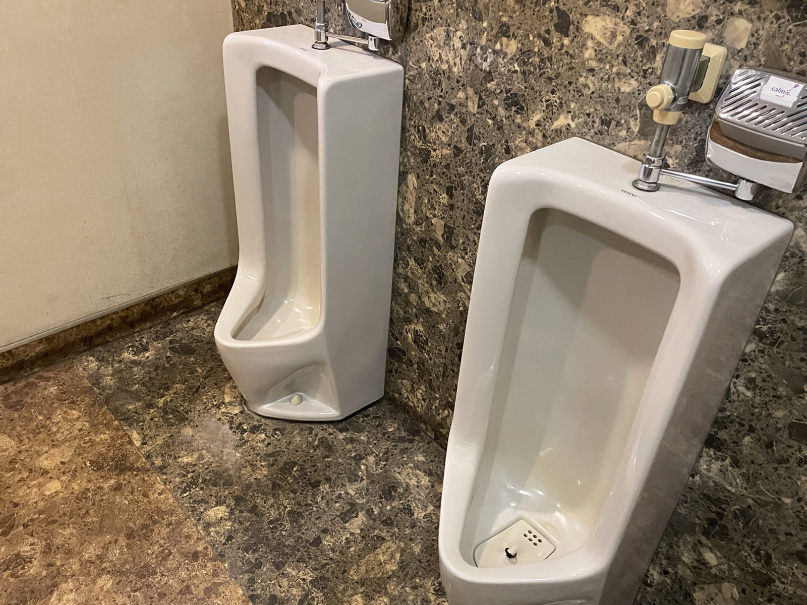 男性用トイレ