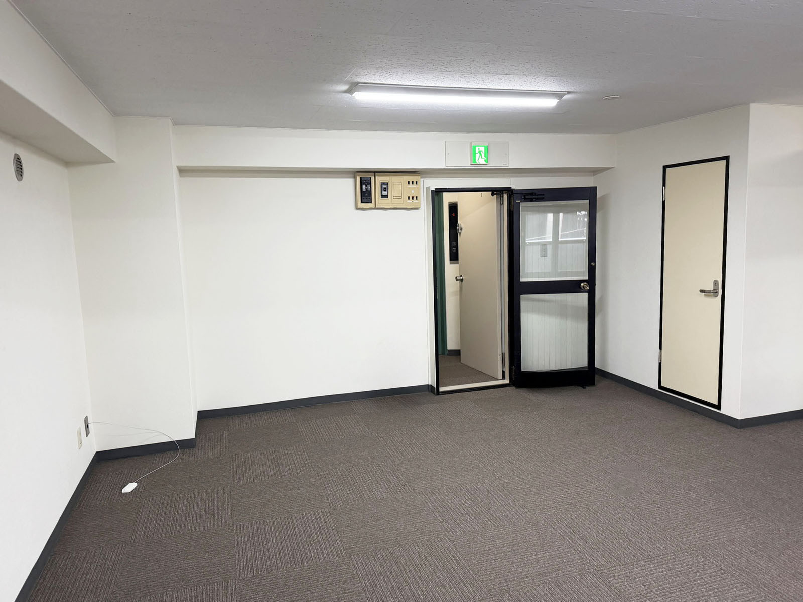 オフィス室内参考画像(4階・約27坪)