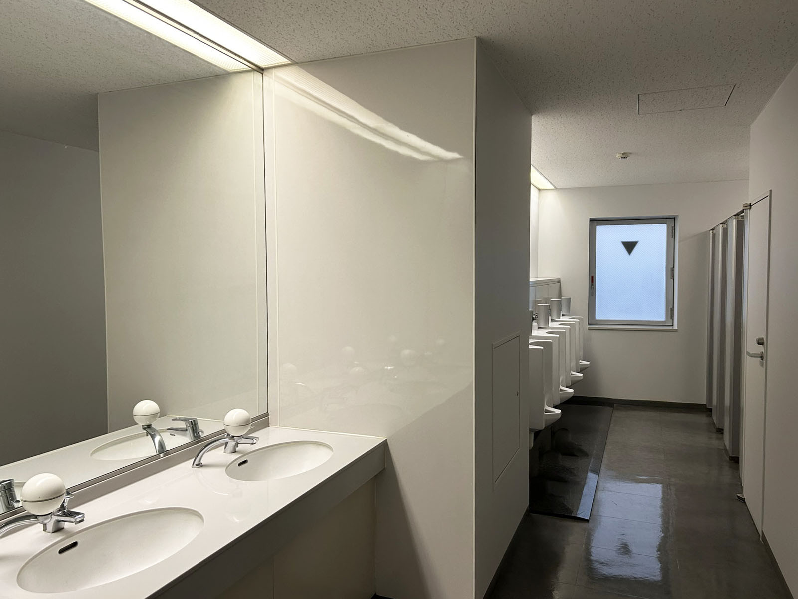 男性用トイレ全体の様子