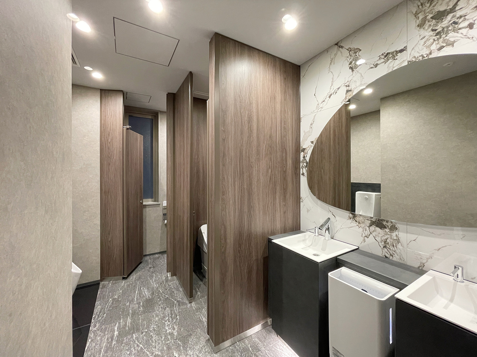 男性用トイレ全体の様子