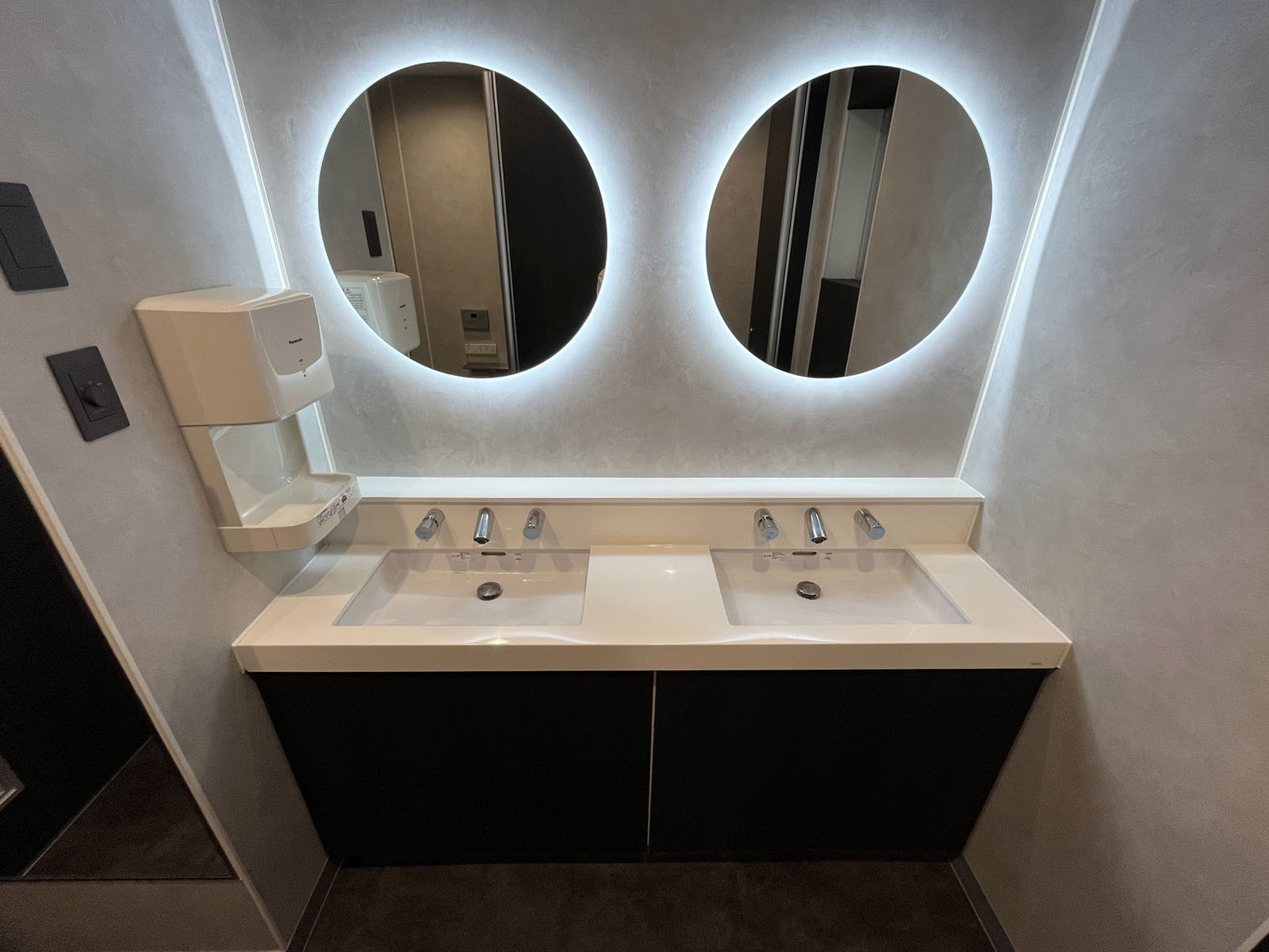 女性用トイレ洗面台