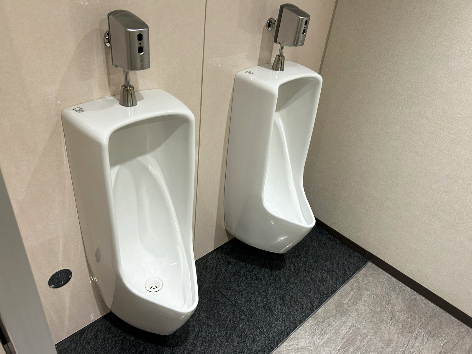 男性用トイレ