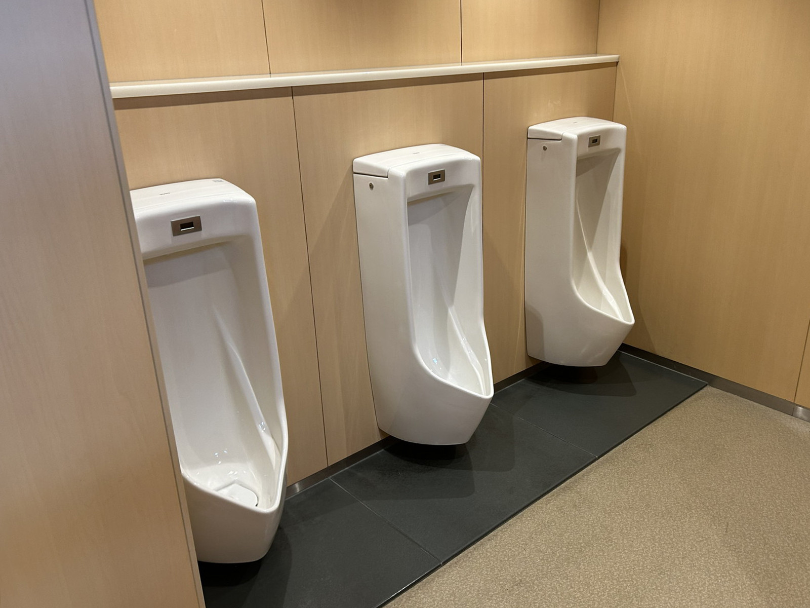 男性用トイレ