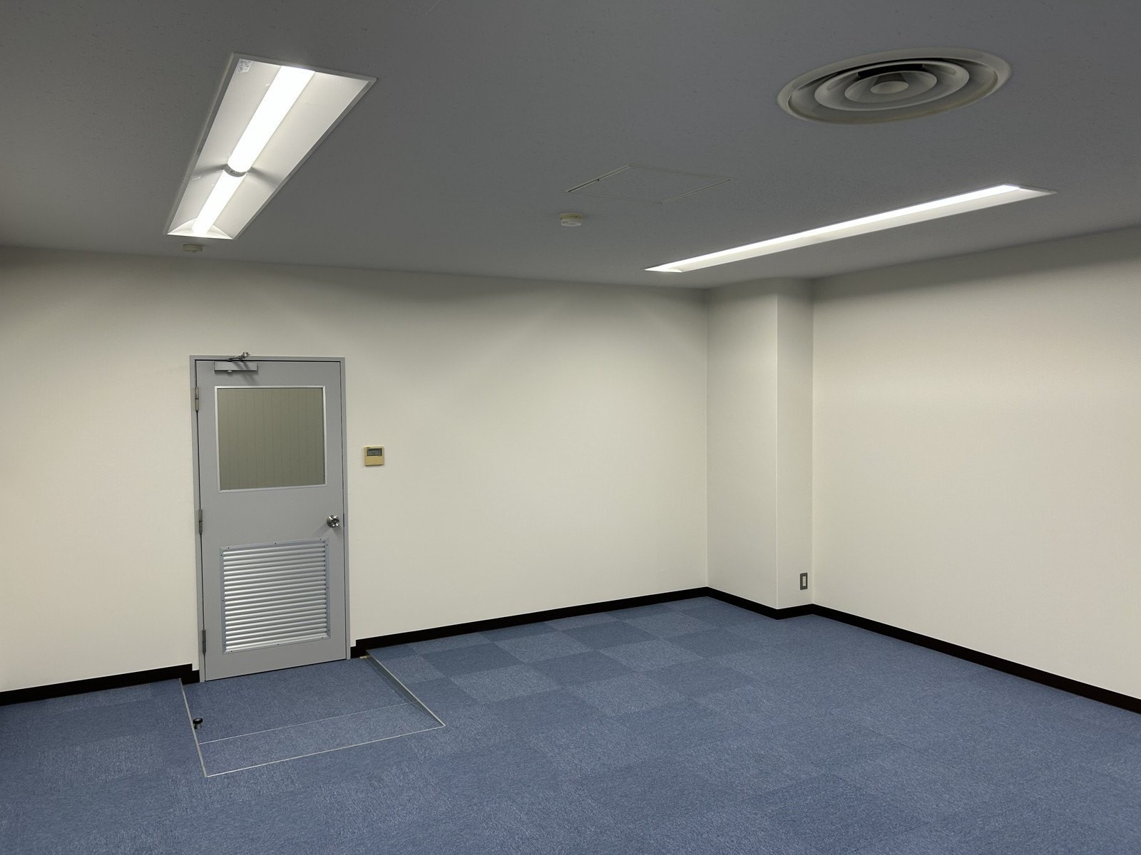 出入り口側の様子
