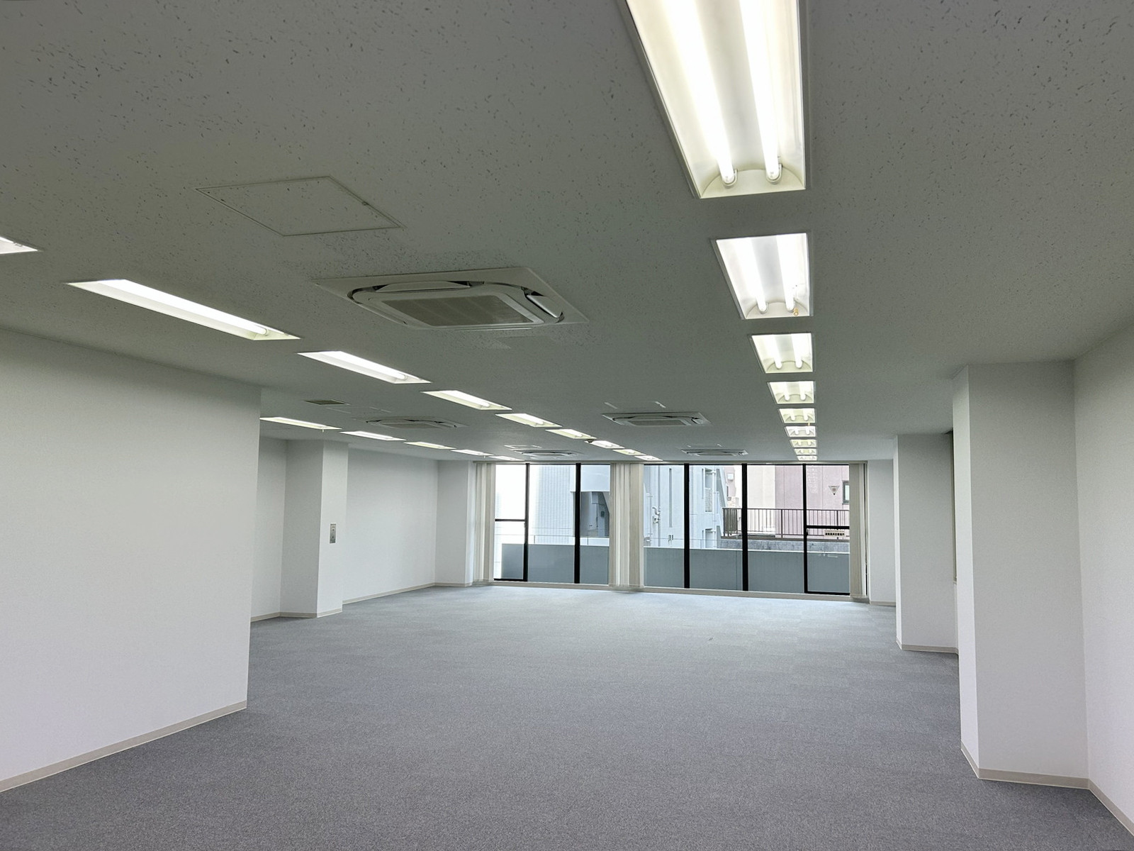 オフィス室内参考画像