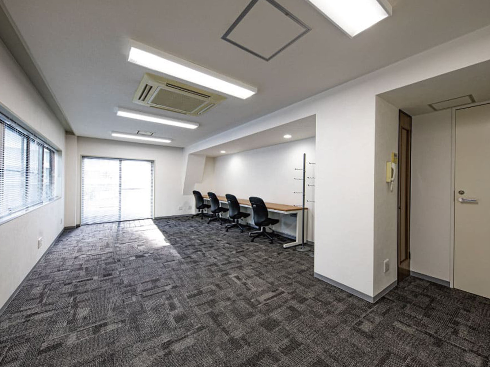 室内4