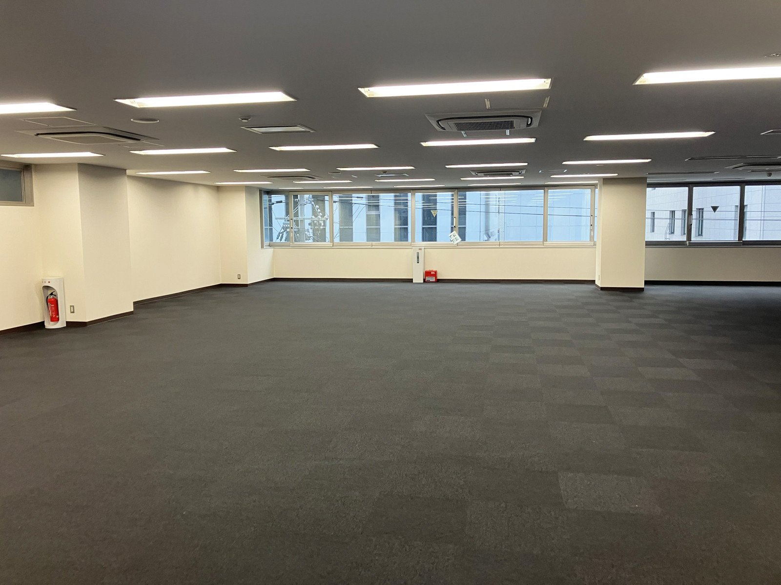 オフィス室内参考画像
