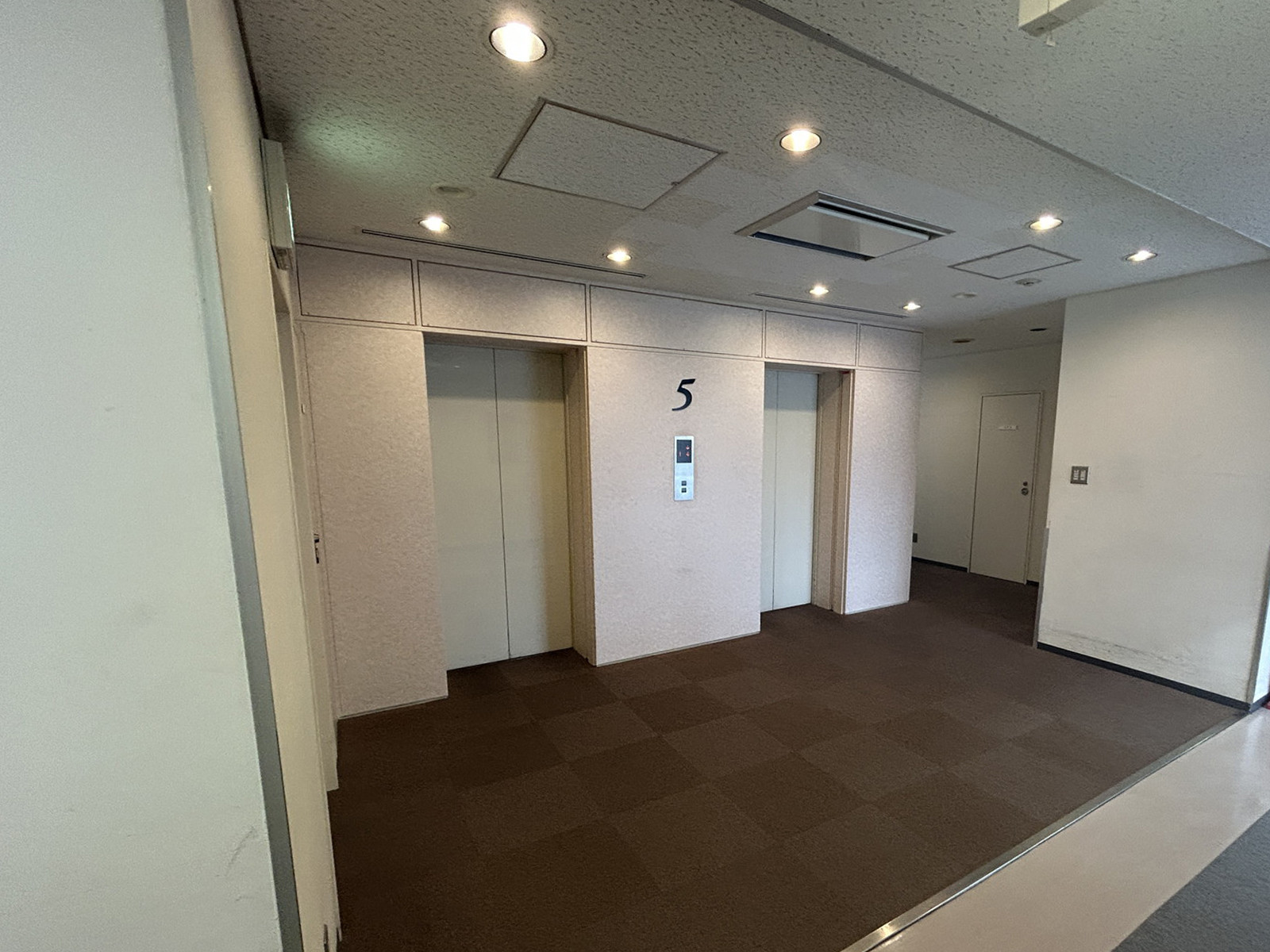 エレベーターホール