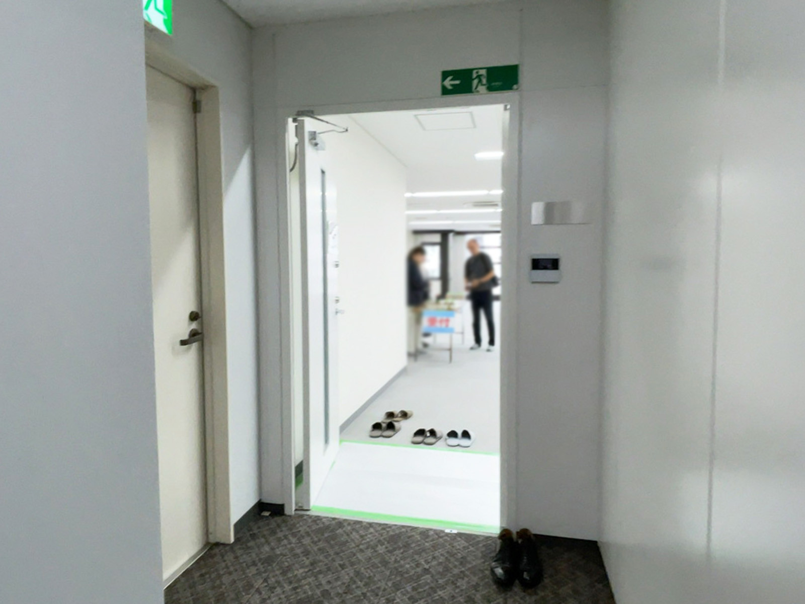 貸室出入口