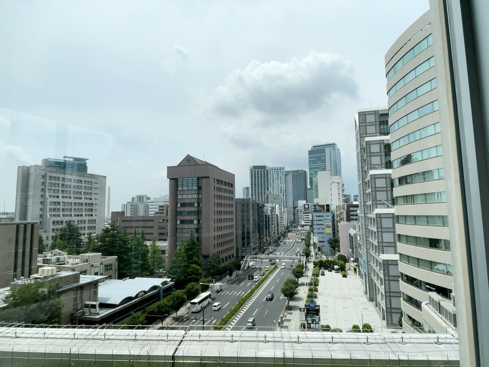 眺望(青山通り側)