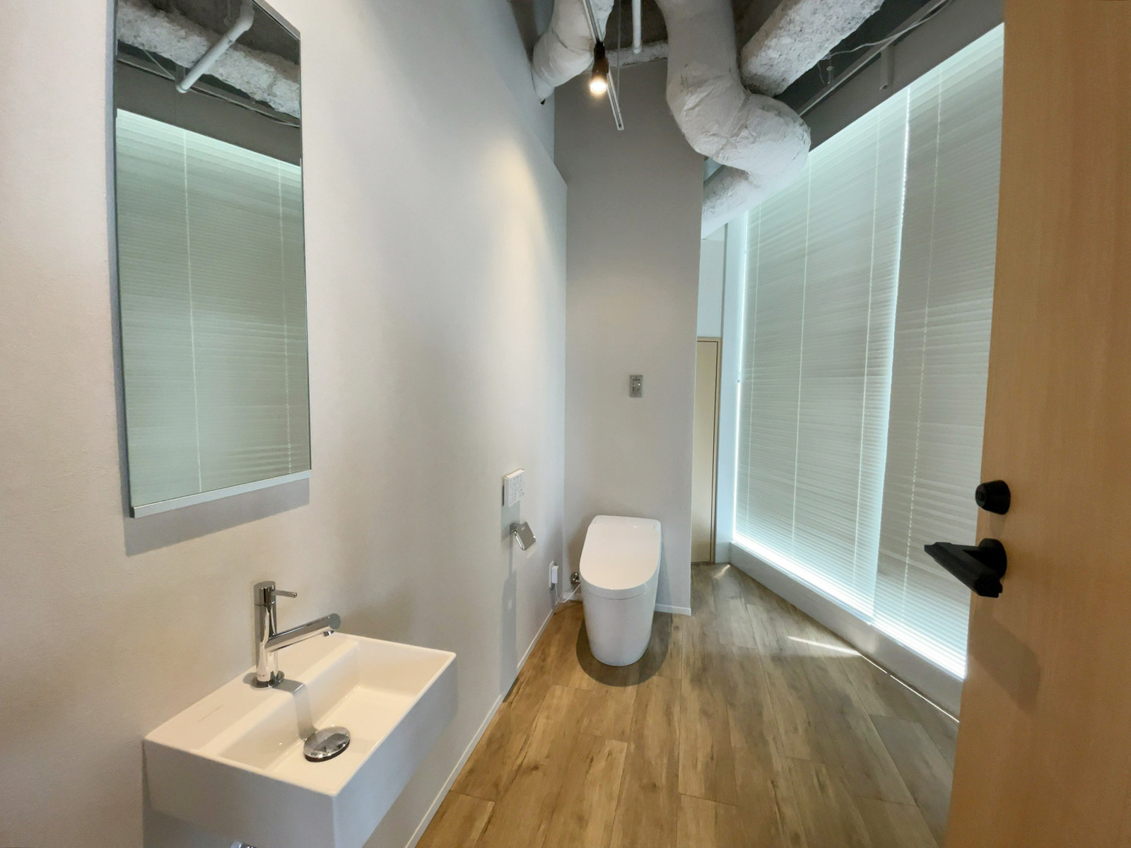個室トイレ全体の様子