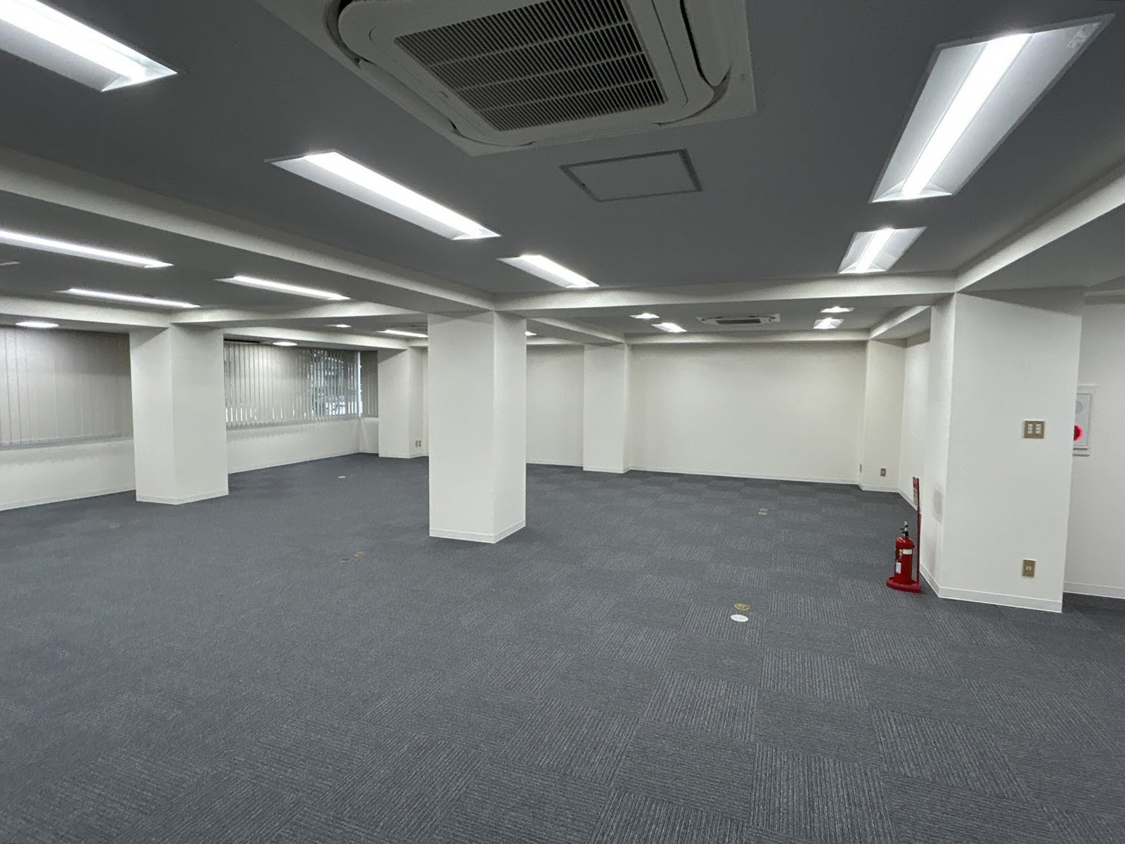オフィス室内参考画像