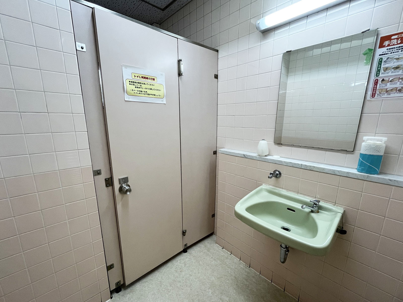 女性用トイレ全体の様子(個室1室)