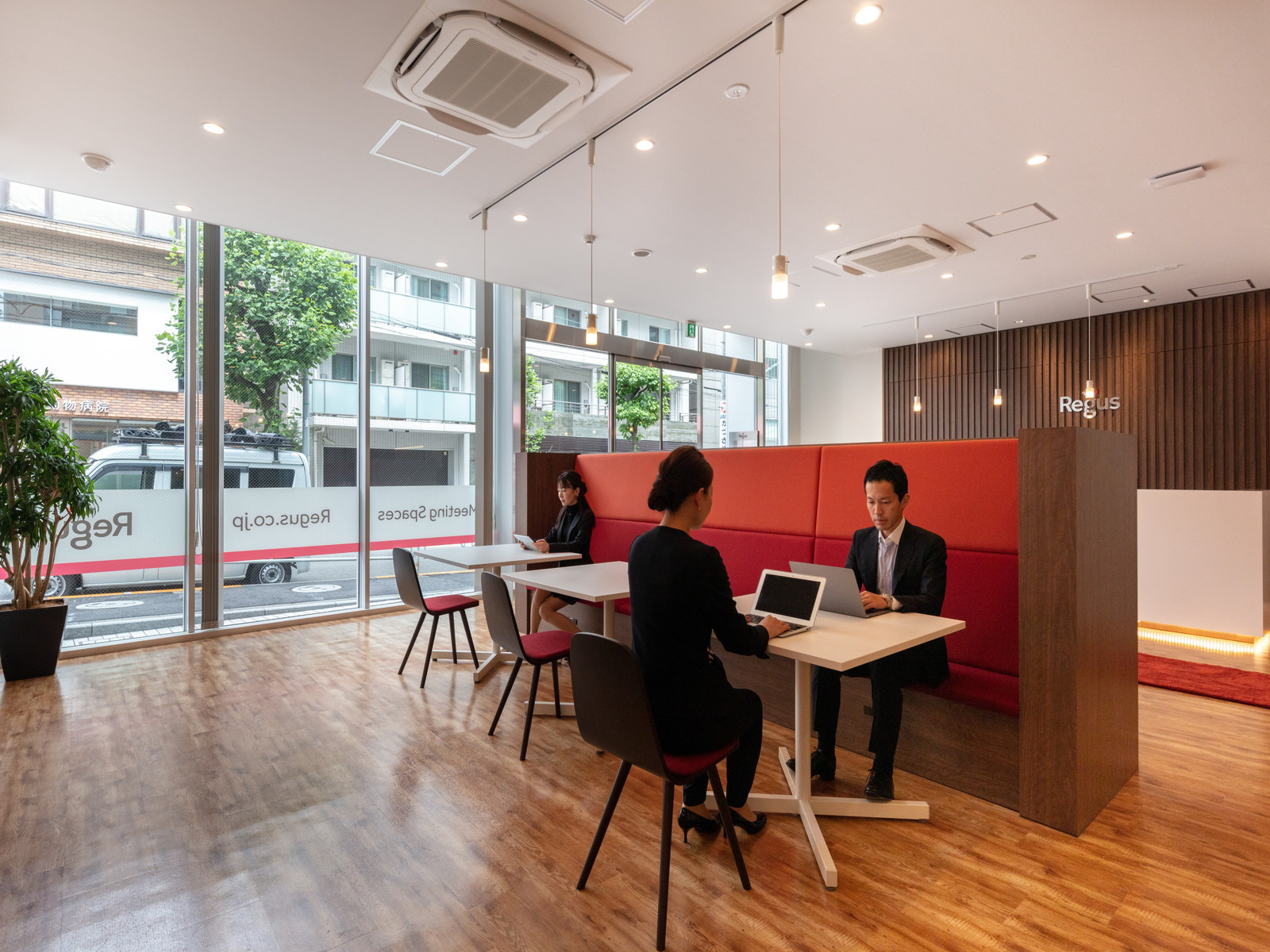 ラウンジ