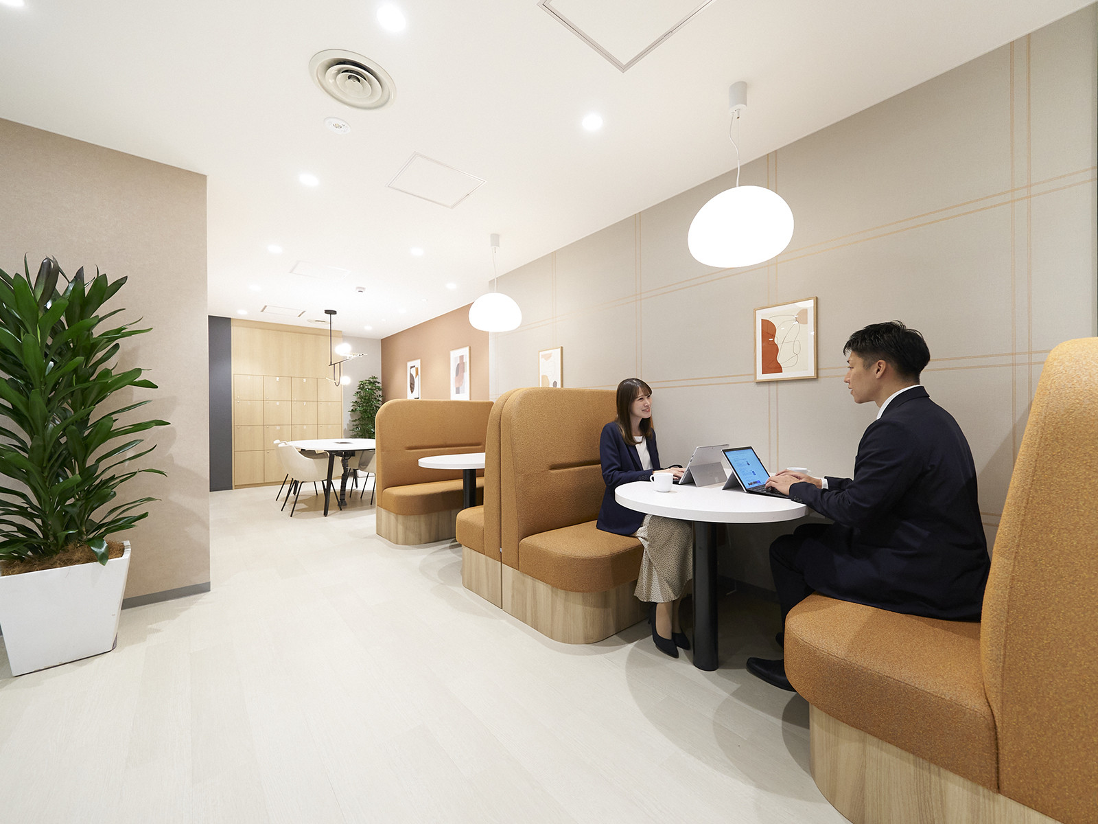 ラウンジ