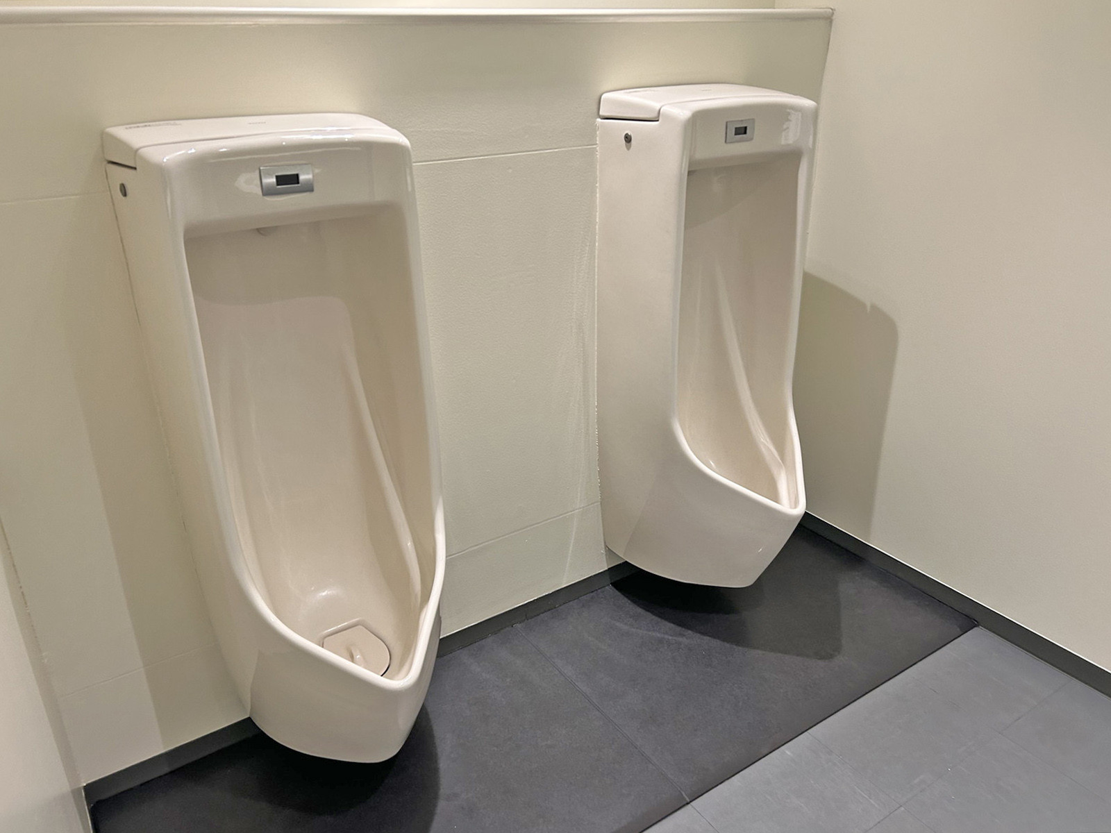 男性用トイレ