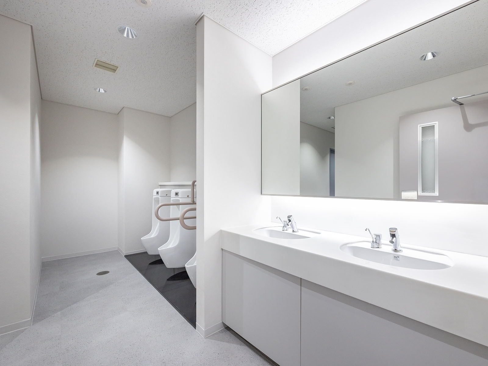 男性用トイレ全体の様子
