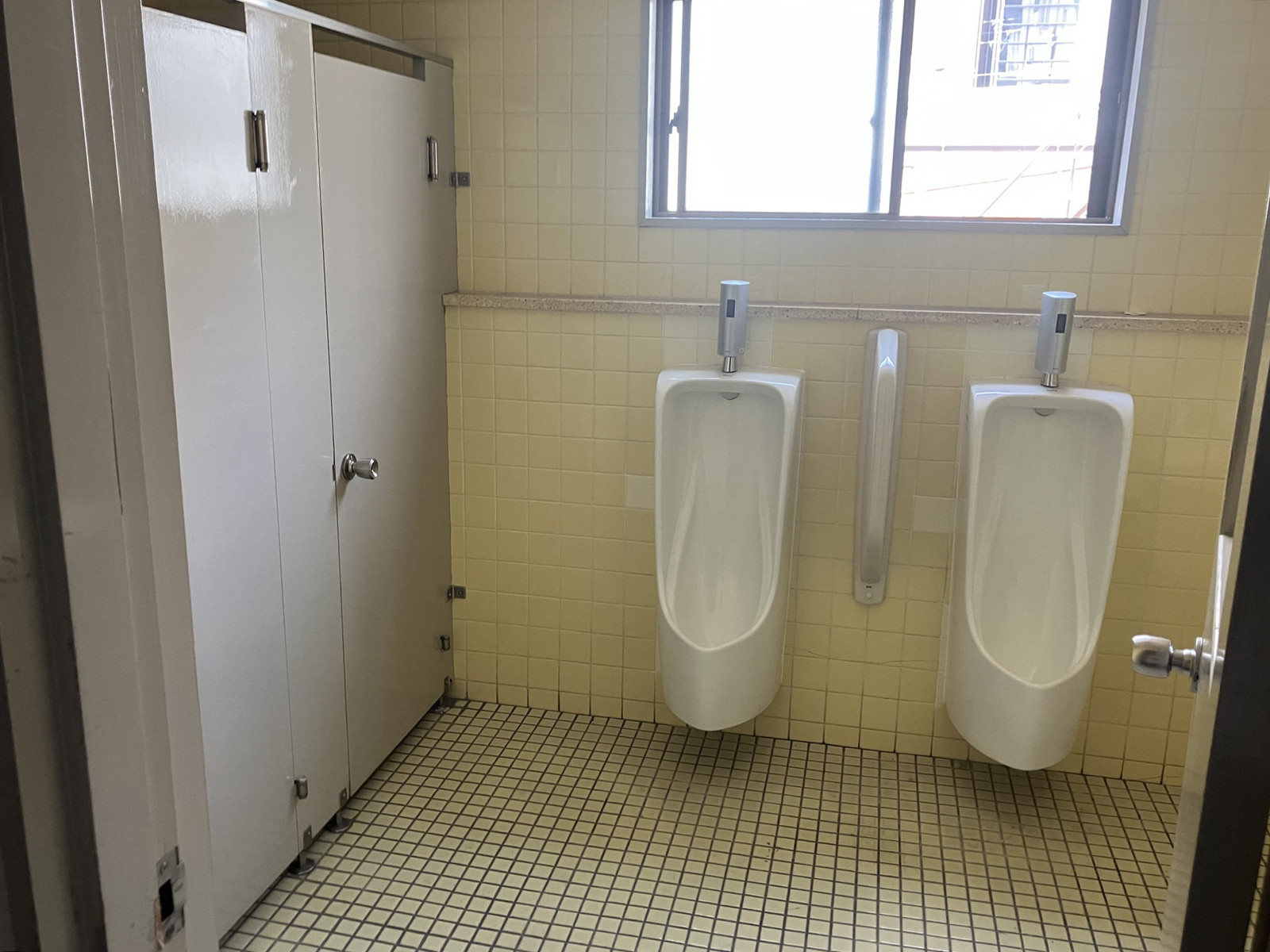 男性用トイレ全体の様子