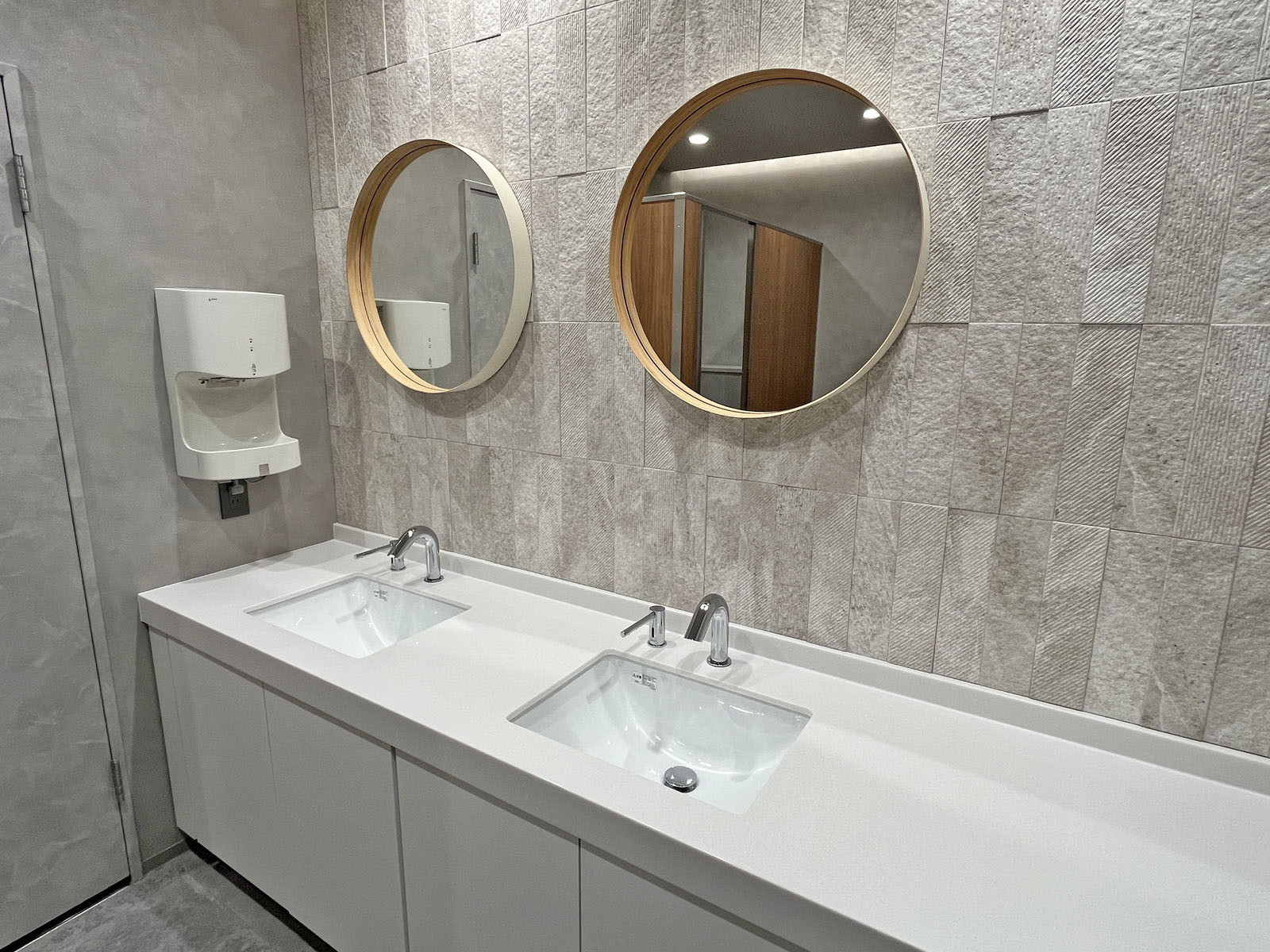 女性用トイレ洗面台